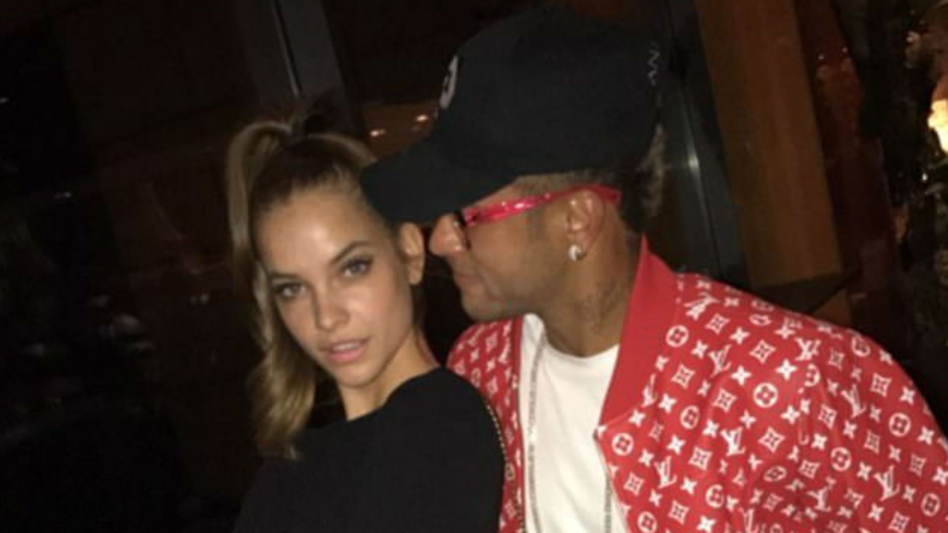 Neymar curte Londres ao lado de Hamilton e modelo húngara