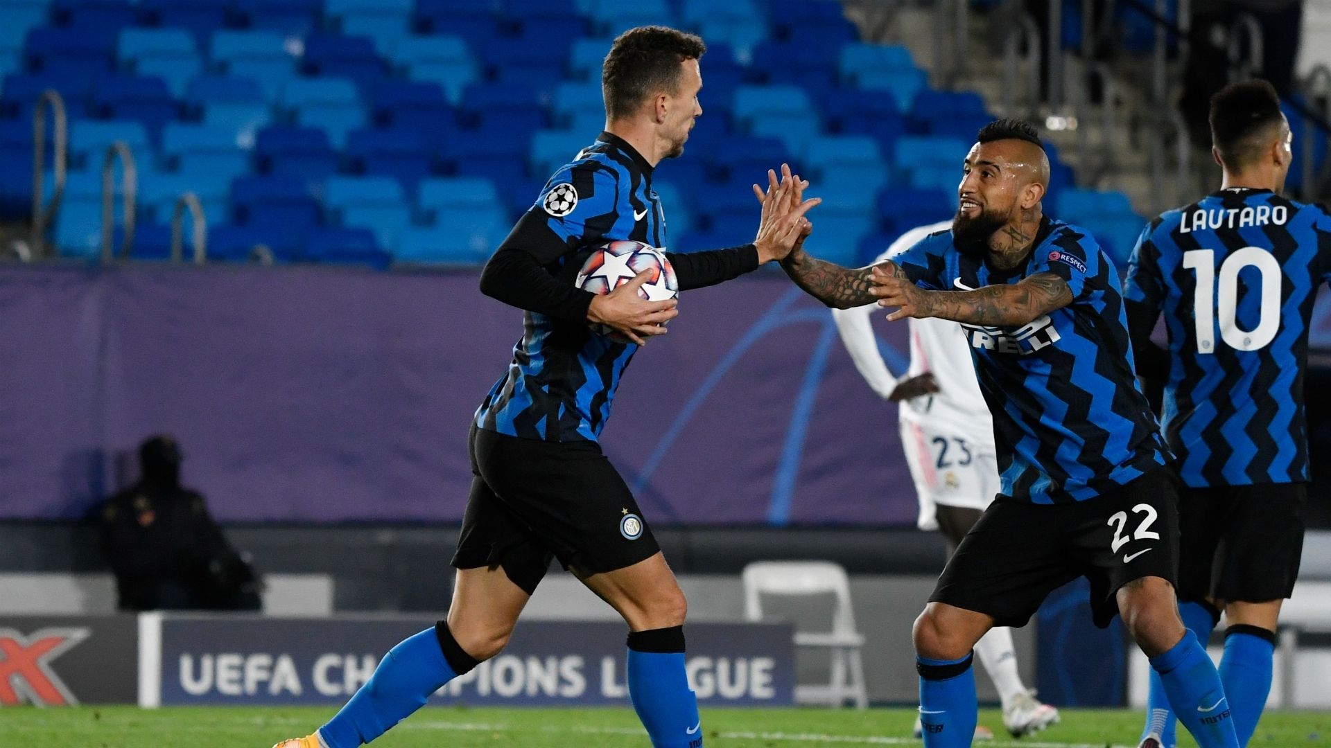 Ivan Perisic, Arturo Vidal y Lautaro Martínez Real Madrid Inter