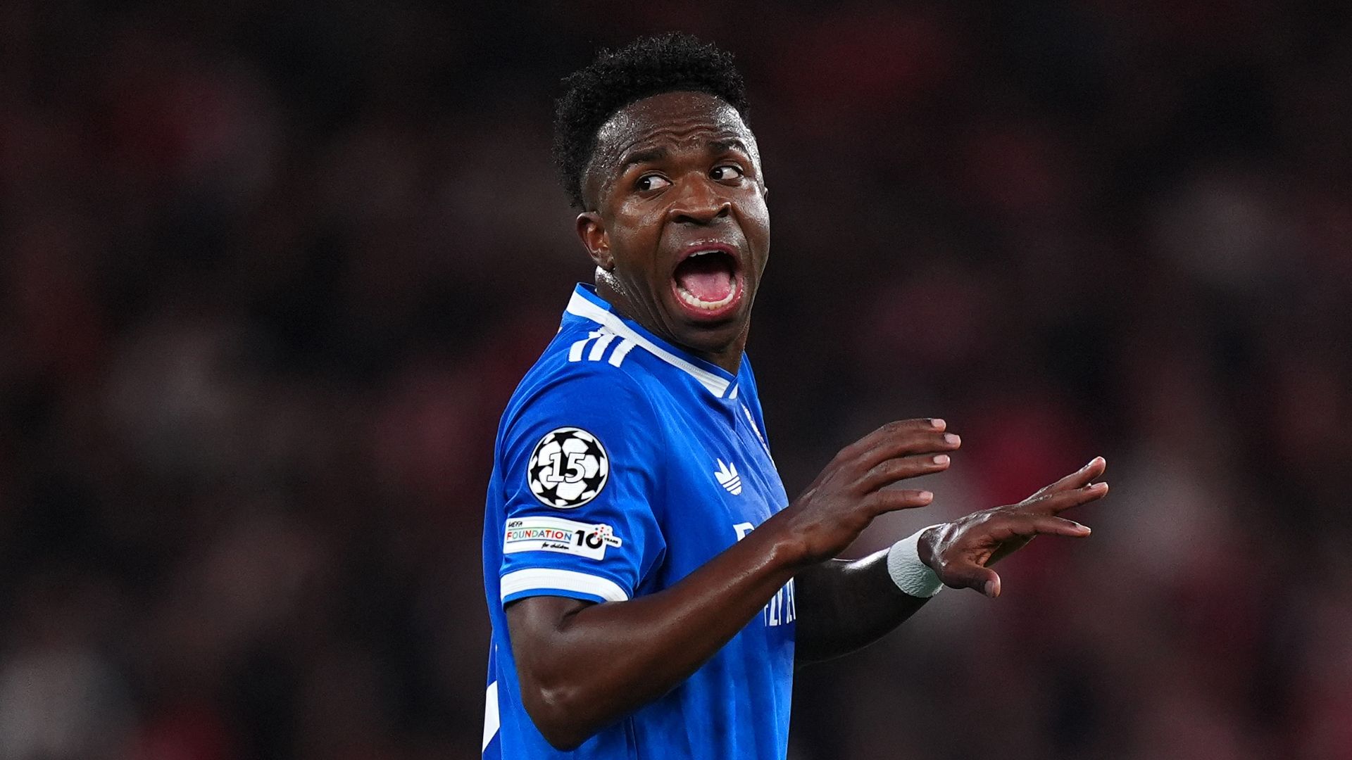 فينيسيوس يصدر بيانًا