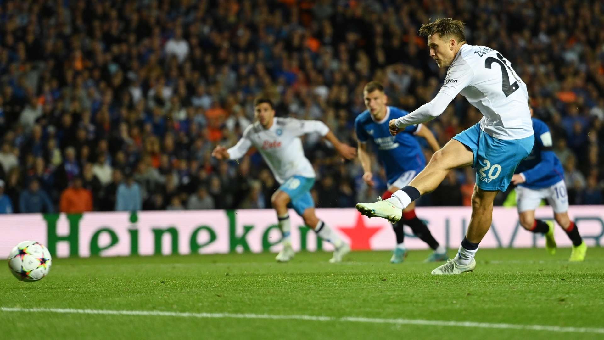 Piotr Zielinski misses penalty Rangers Napoli