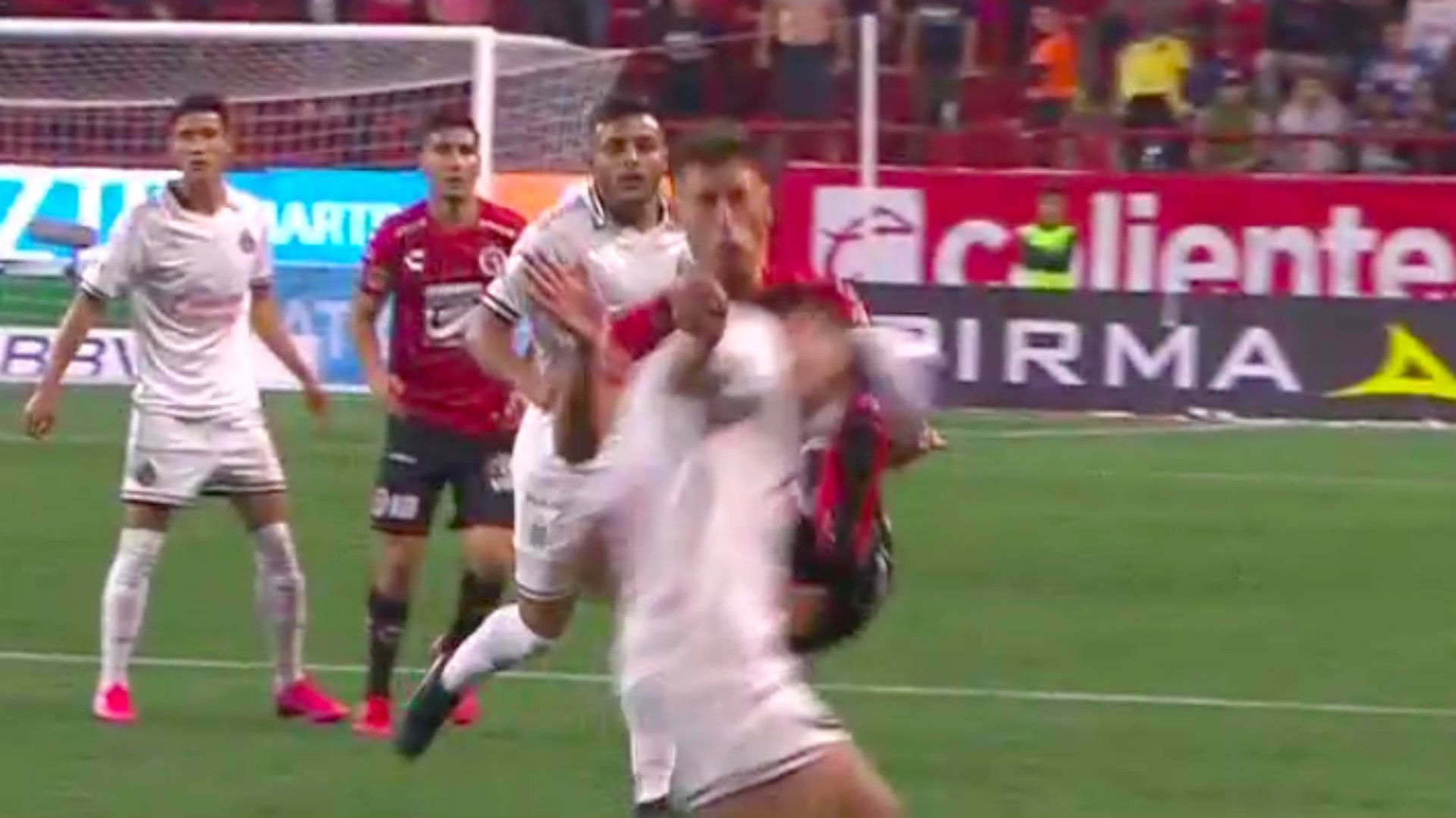 Patada Cabeza Chapo Sánchez