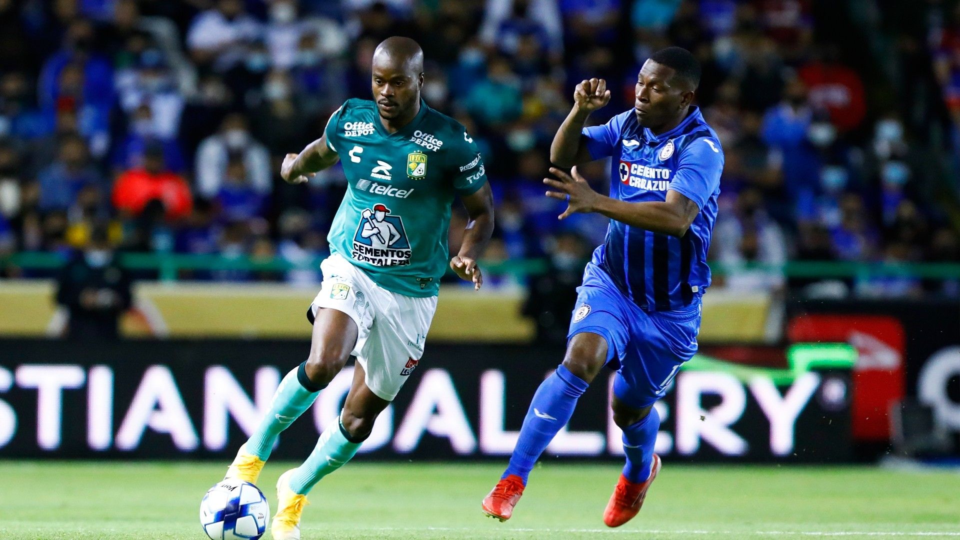 León Cruz Azul Stiven Barreiro Bryan Angulo Clausura 2022