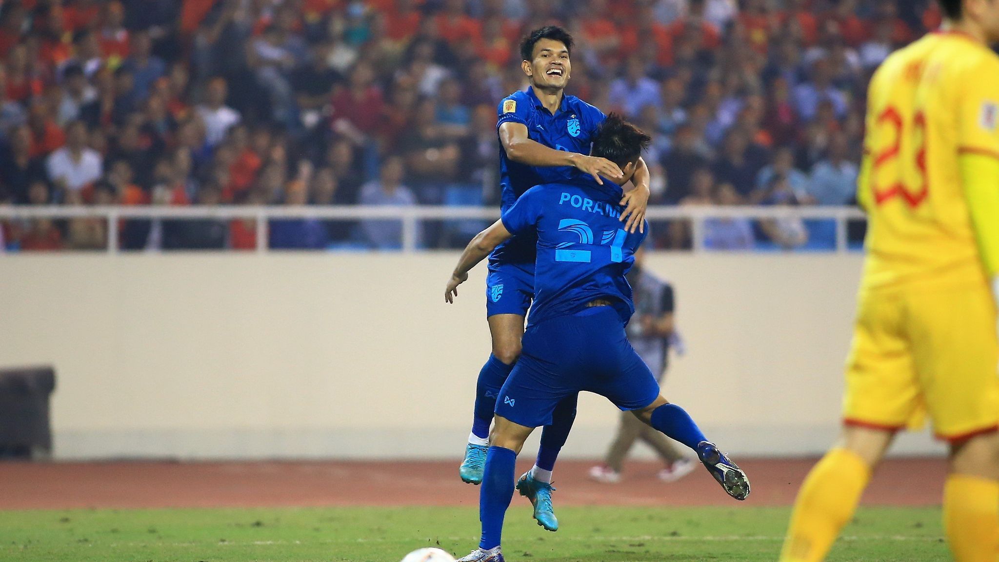 Poramet Arjvirai Suphanan Bureerat Vietnam Thailand AFF Mitsubishi Electric Cup 2022 Semi-final 13012023