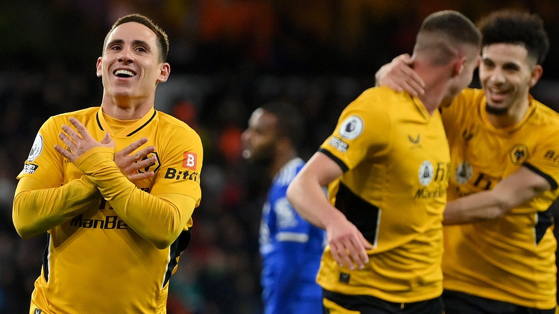 Daniel Podence Wolves Leicester 2021-22