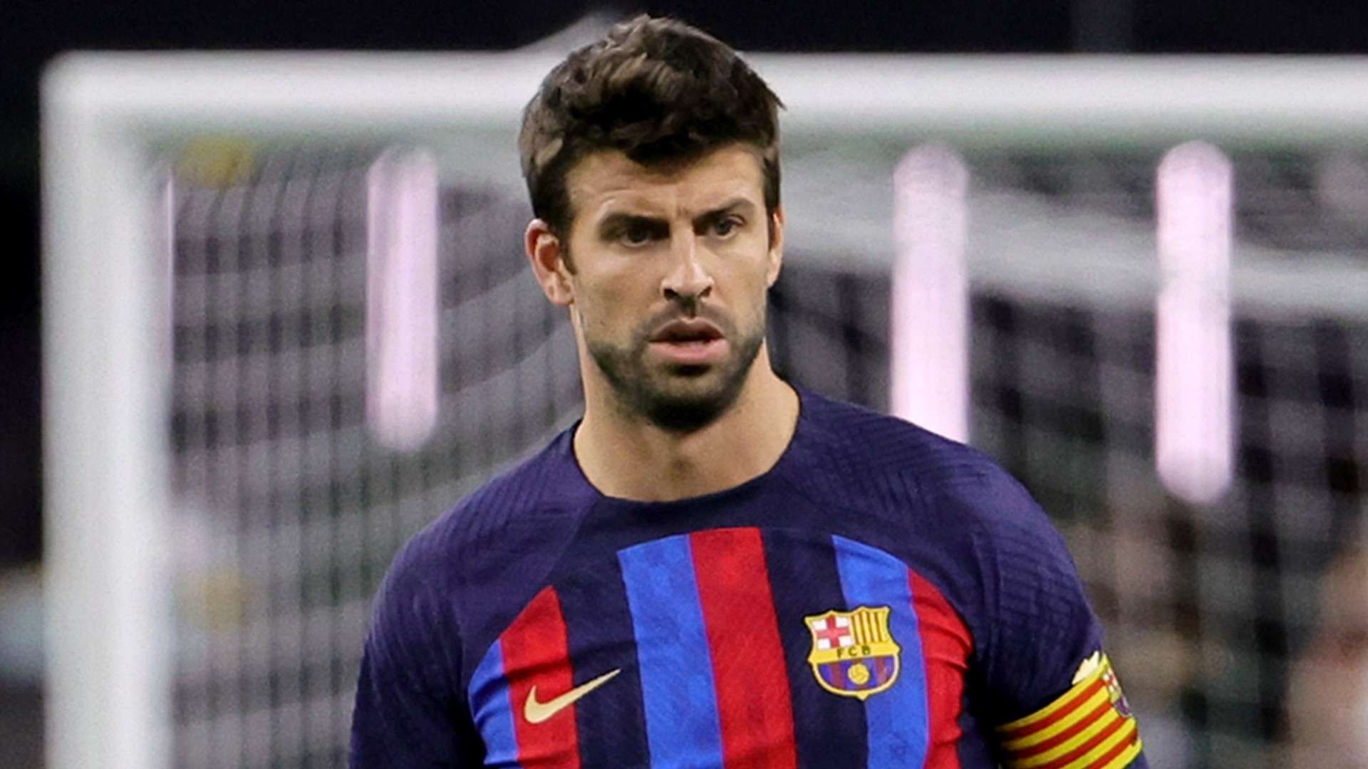 Gerard Pique 2021-22