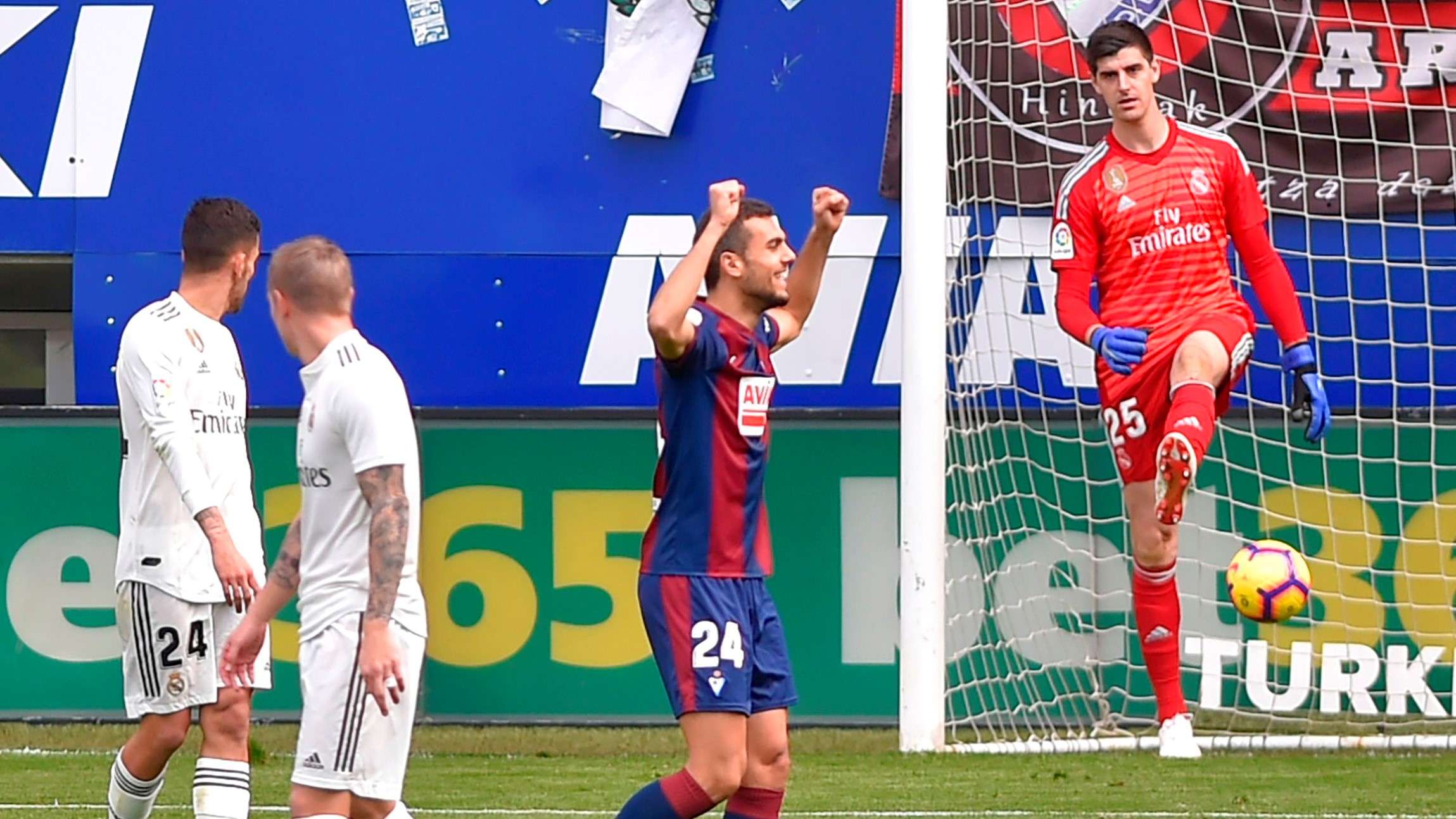 Joan Jordan Moreno Thibaut Courtois Eibar Real Madrid LaLiga 24112018