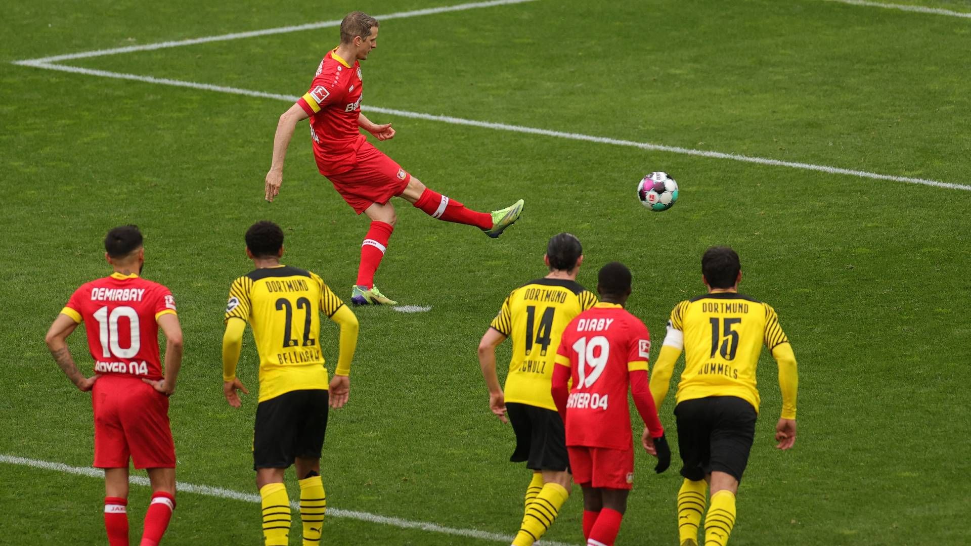 Lars Bender Bayer Leverkusen