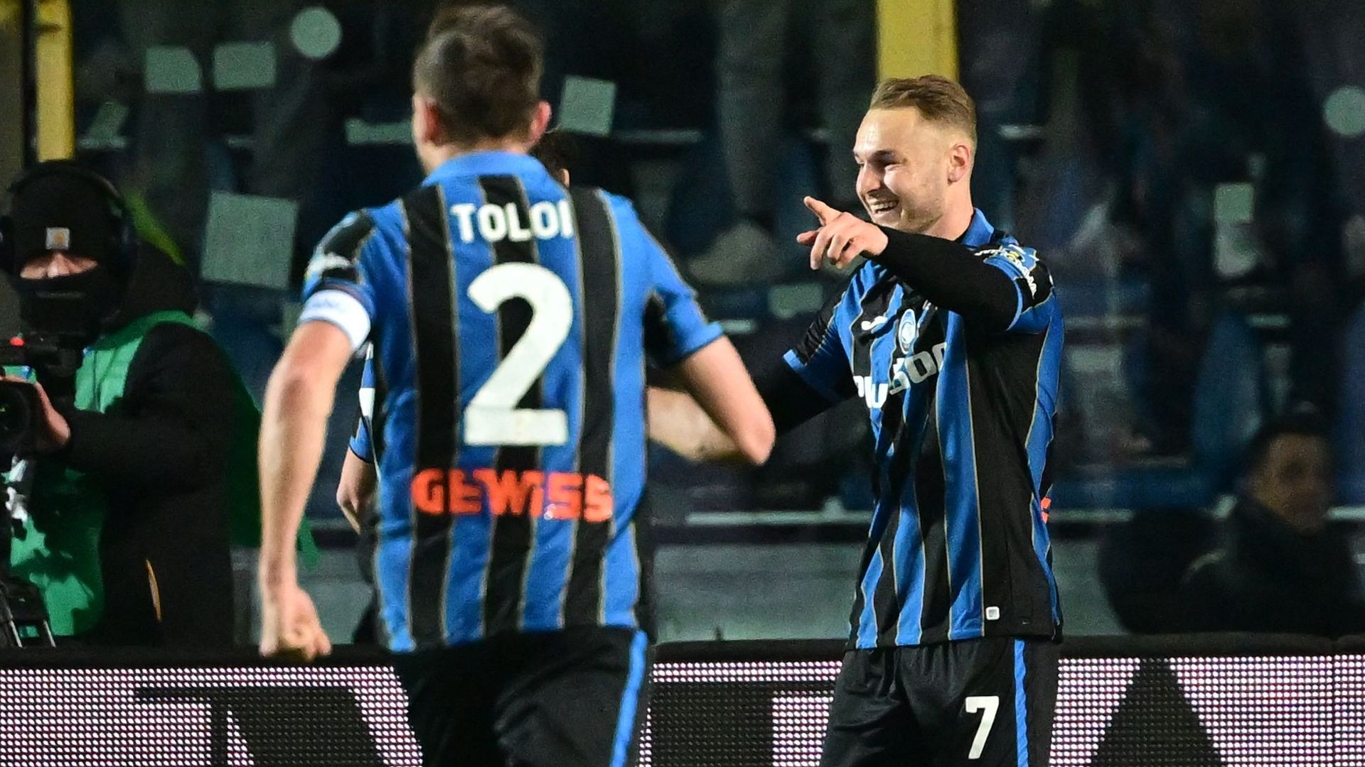 Koopmeiners celebrating Atalanta Sampdoria Serie A