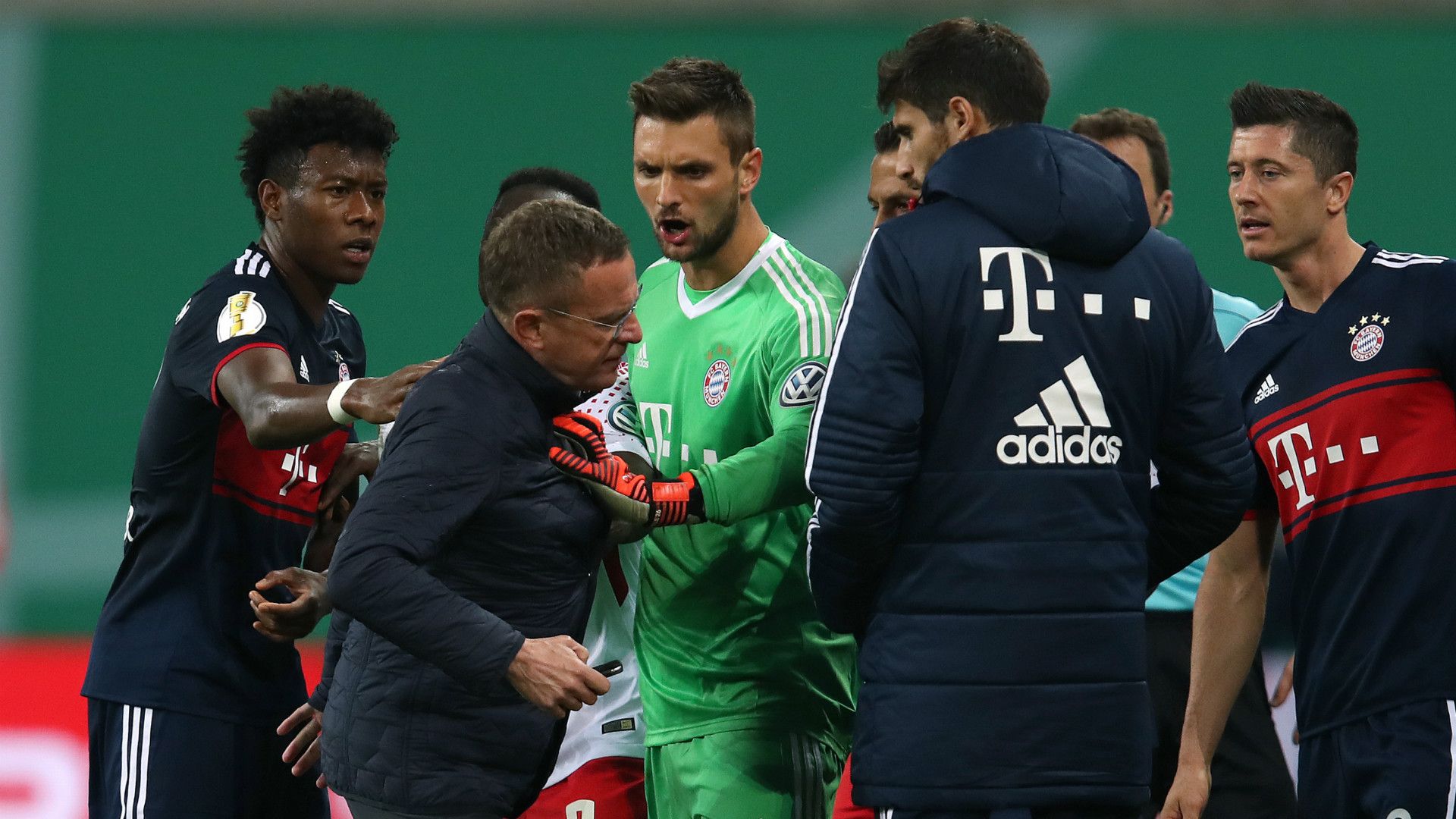 DAVID ALABA BAYERN MÜNCHEN RALF RANGNICK LEIPZIG GERMAN CUP DFB POKAL 25102017