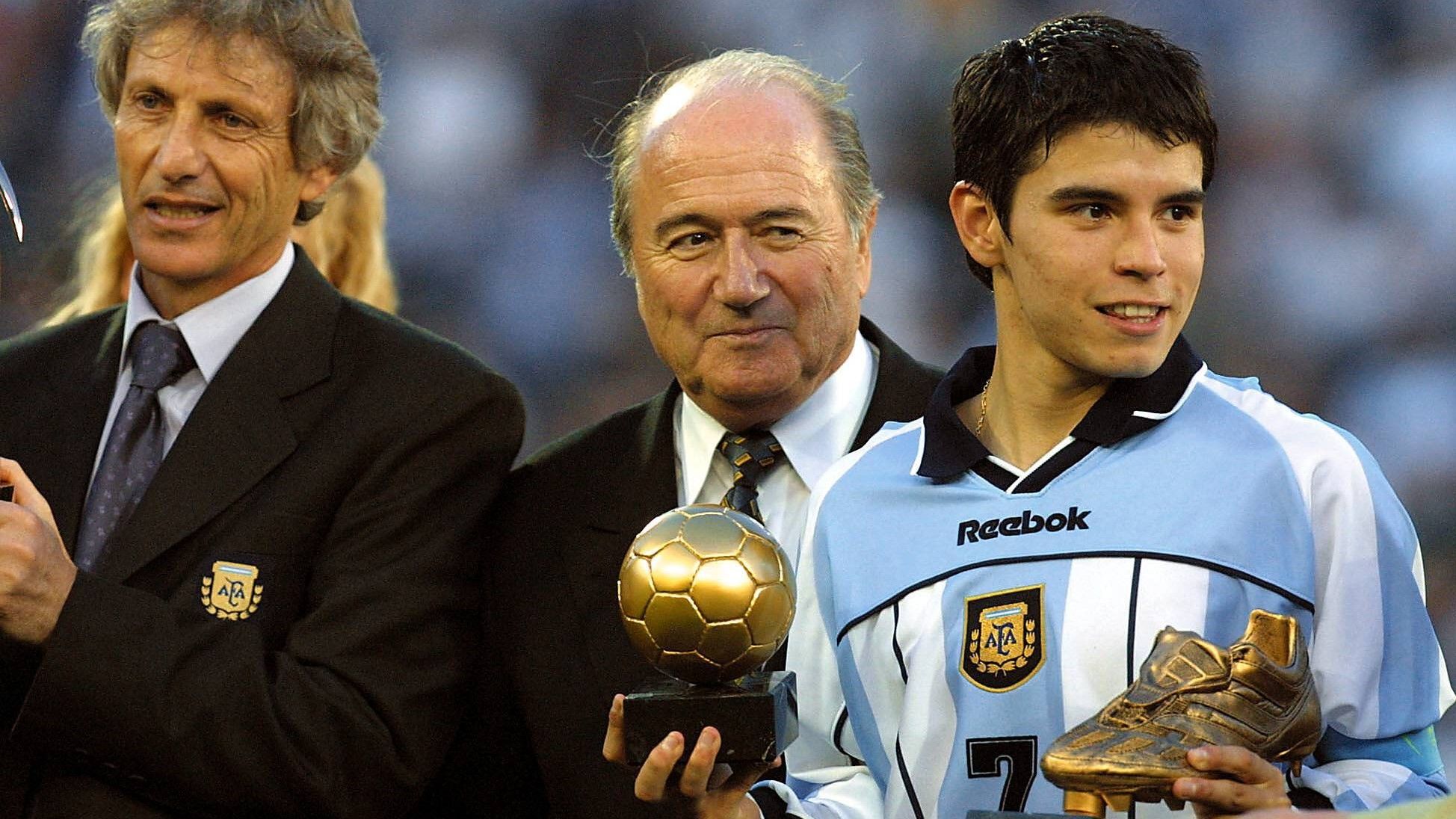 GERMANY ONLY Javier Saviola Sepp Blatter U20-WC 2001 Golden Boot