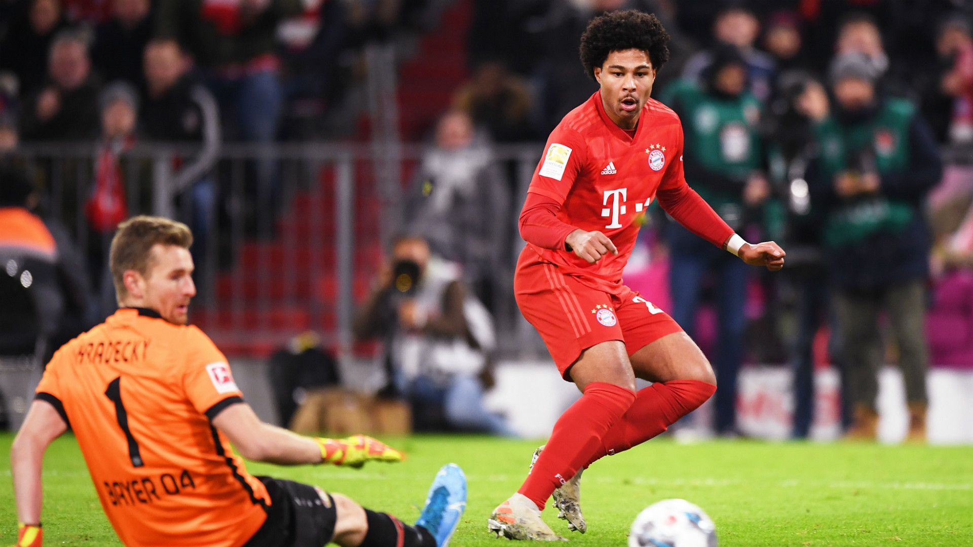 SERGE GNABRY BAYERN MÜNCHEN BUNDESLIGA 30112019