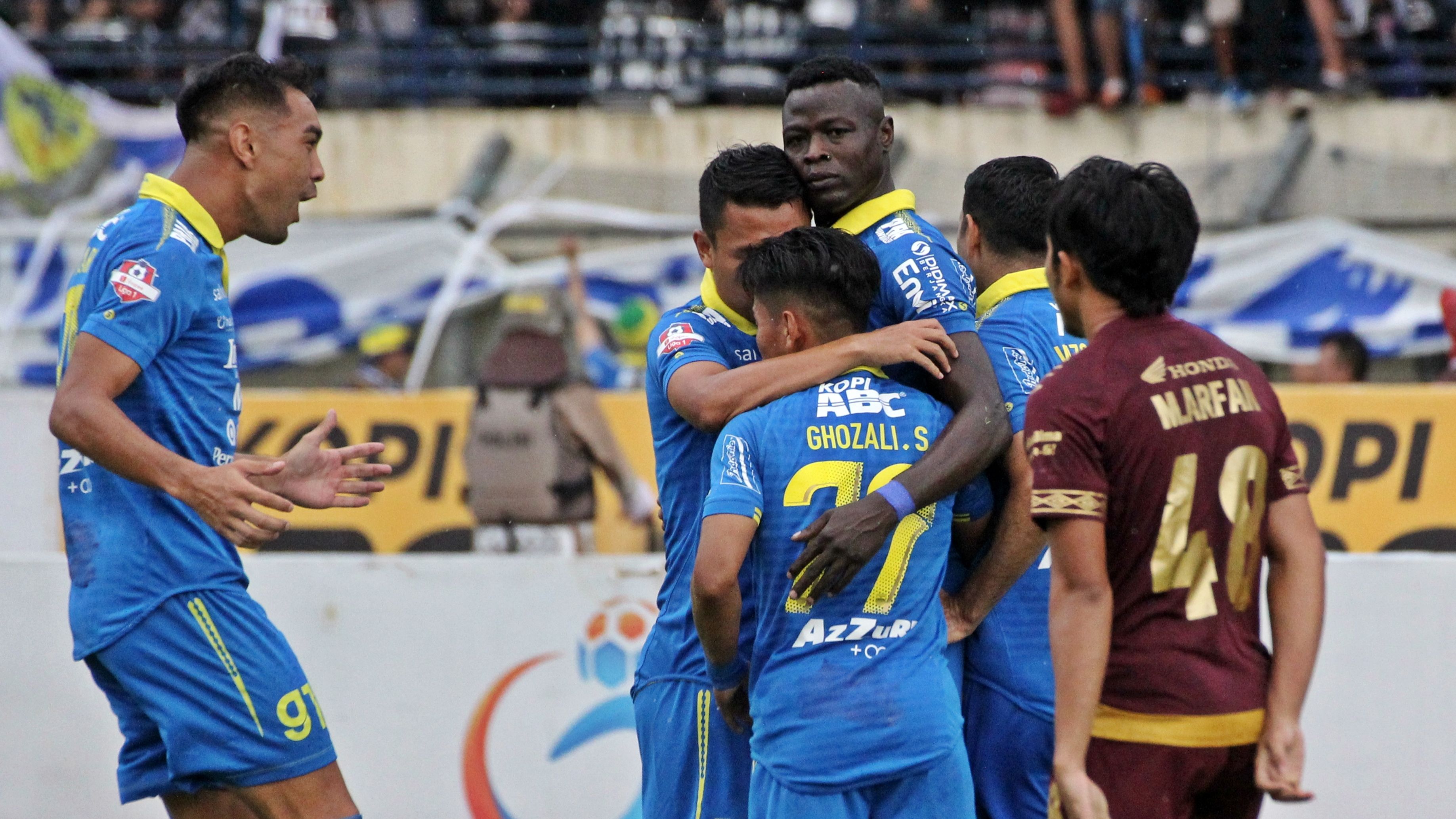 Ezechiel N'Douassel - Persib Bandung