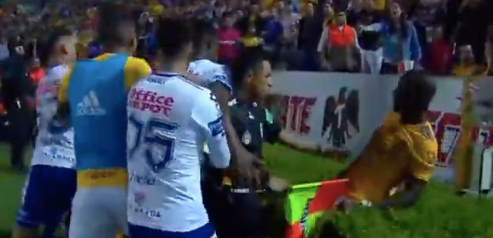 Tigres Pachuca Empujones