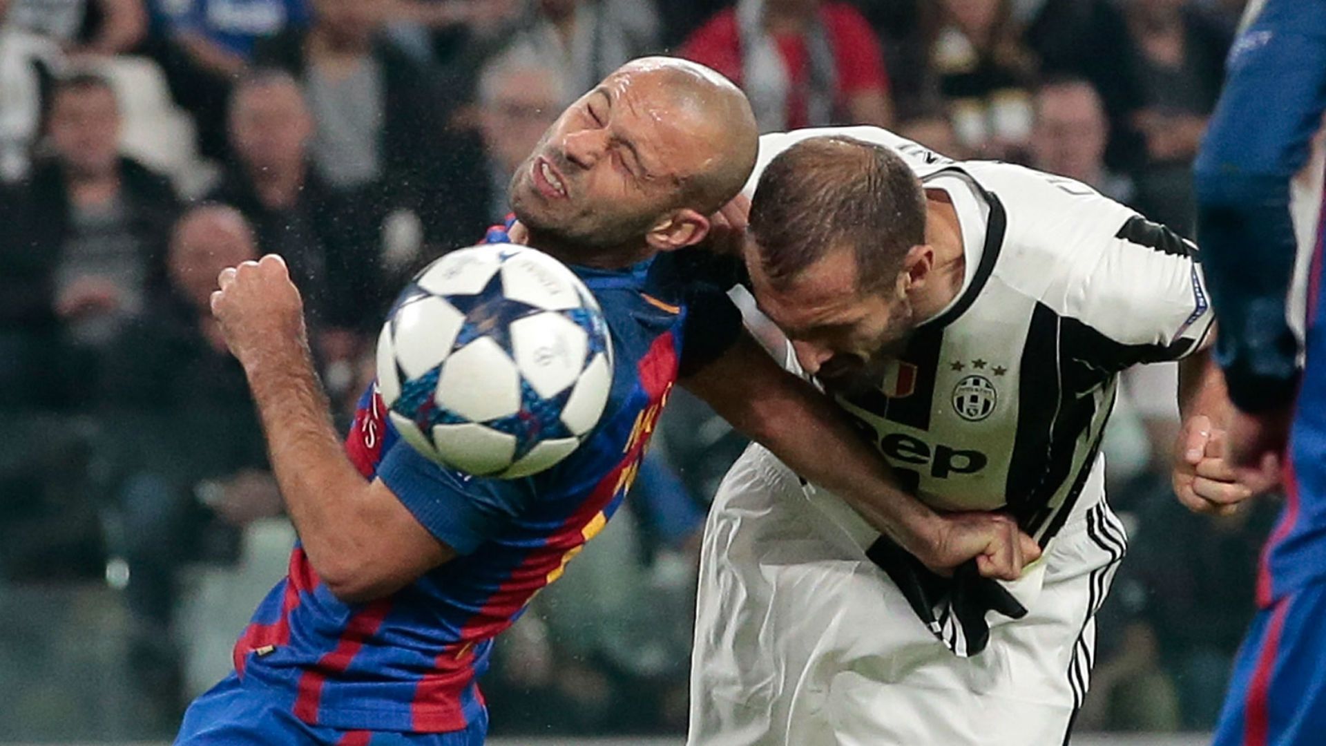 Mascherano Chiellini Juventus Barcelona Champions League 11 04 2017
