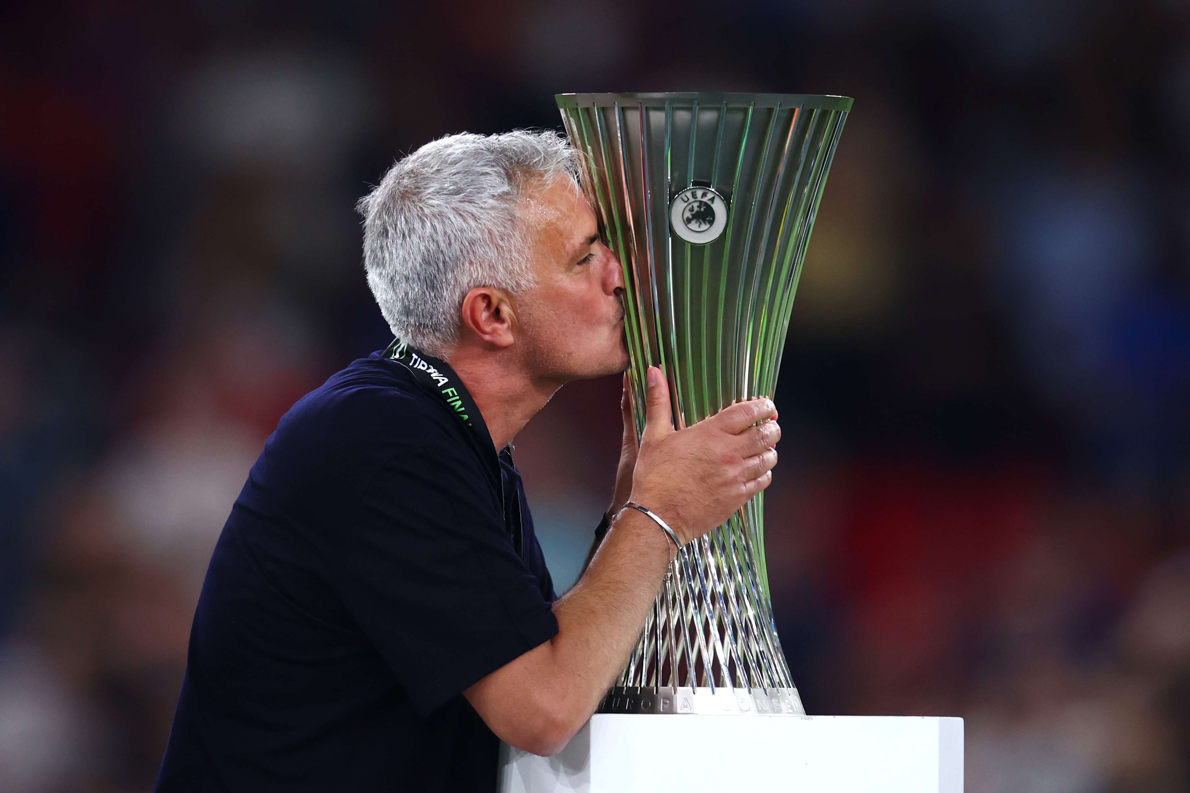 Jose Mourinho trophy UECL