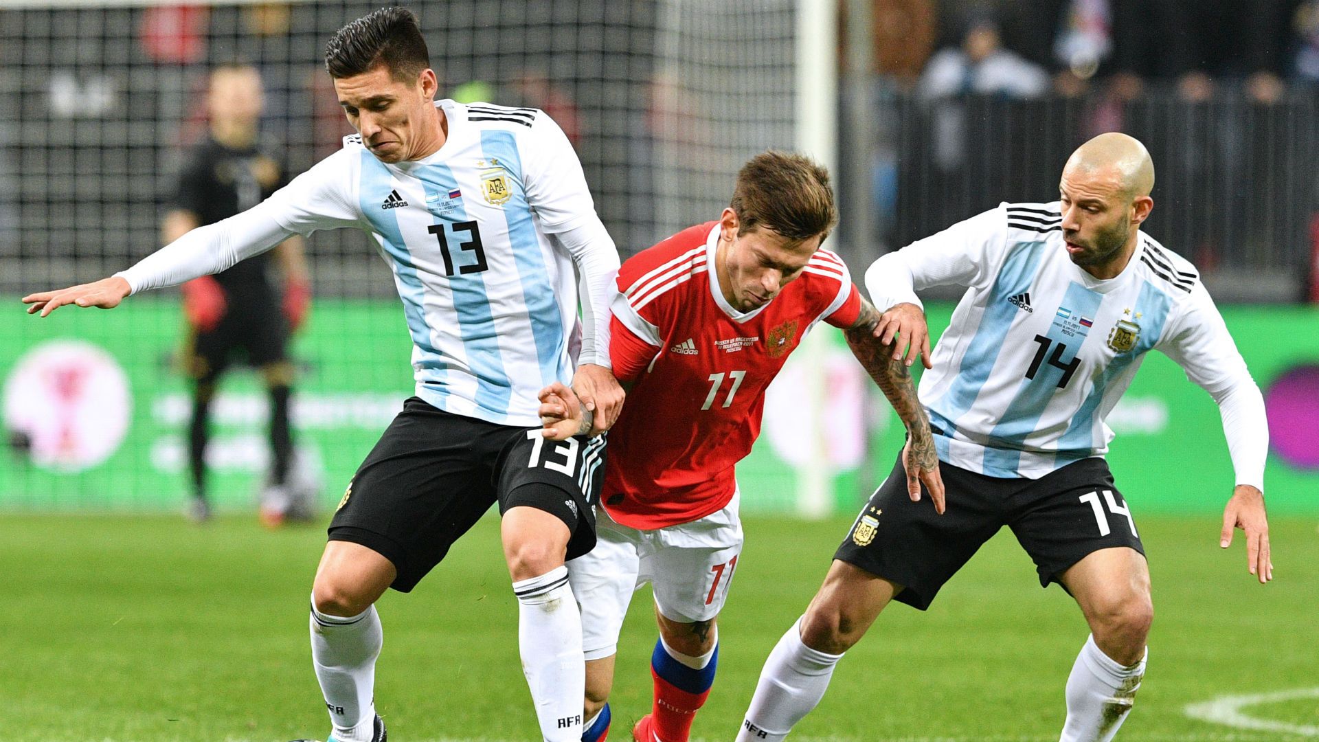 Matias Kranevitter, Fedor Smolov, Javier Mascherano. Rusia Argentina 11112017