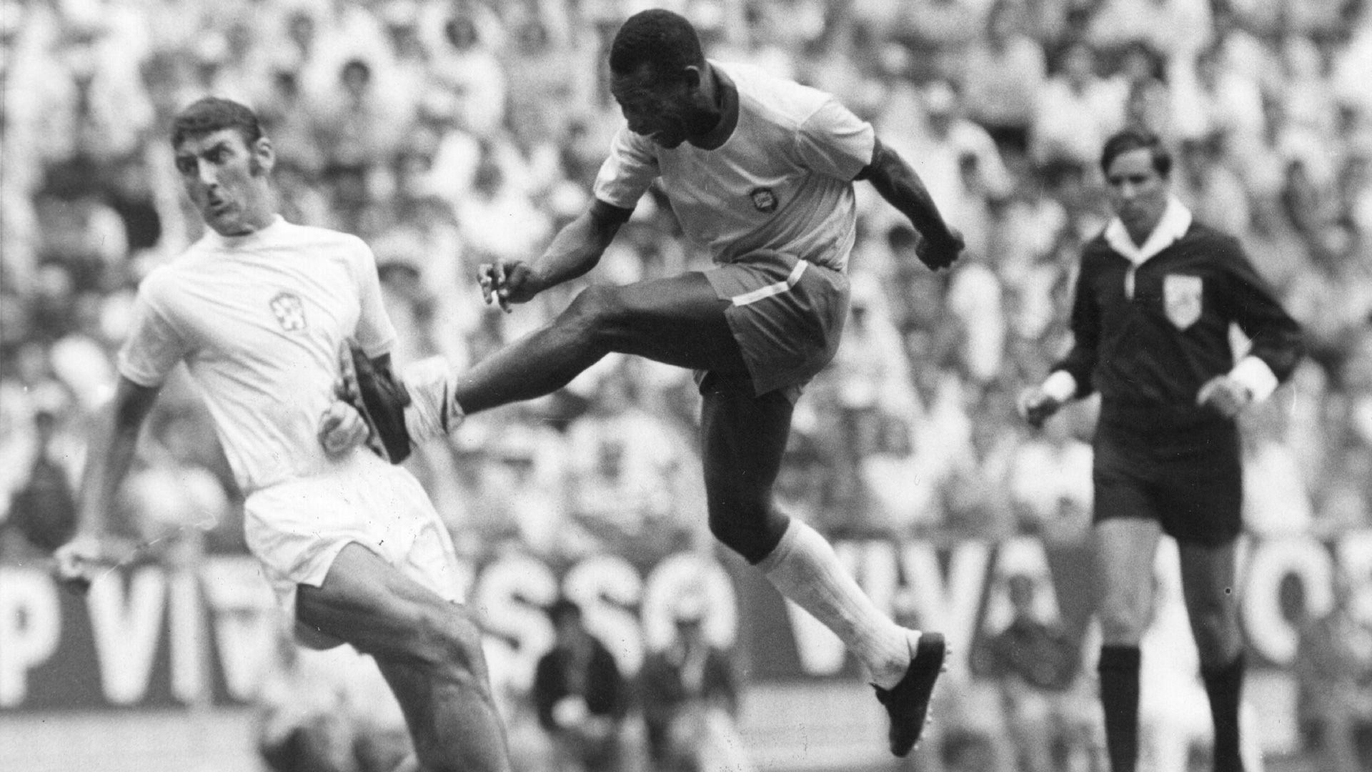 Pele Brazil v Czechoslovakia World Cup 1970