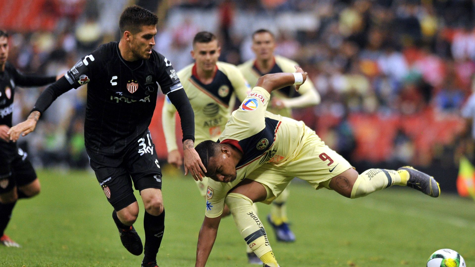 Ventura Alvarado Necaxa Roger Martinez Club America