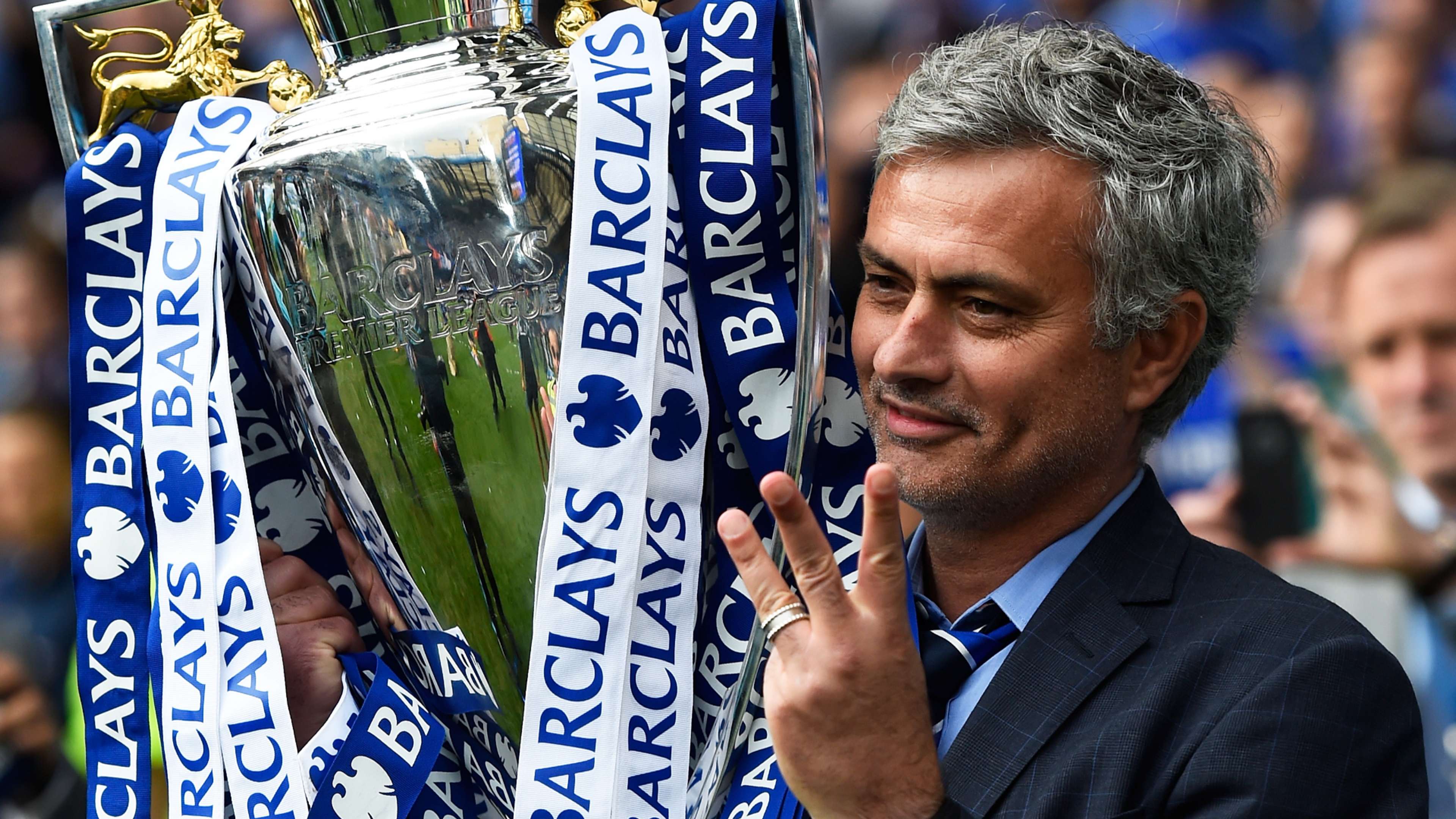 Jose Mourinho Chelsea Premier League trophy
