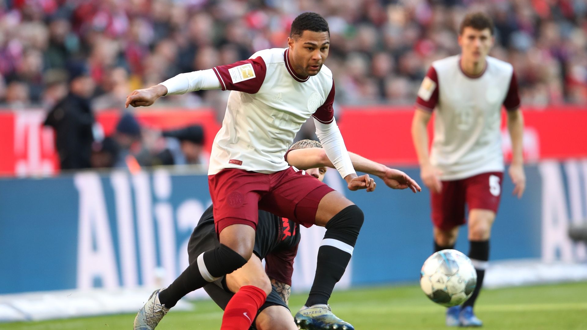 serge gnabry bayern vs augsburg 08032020