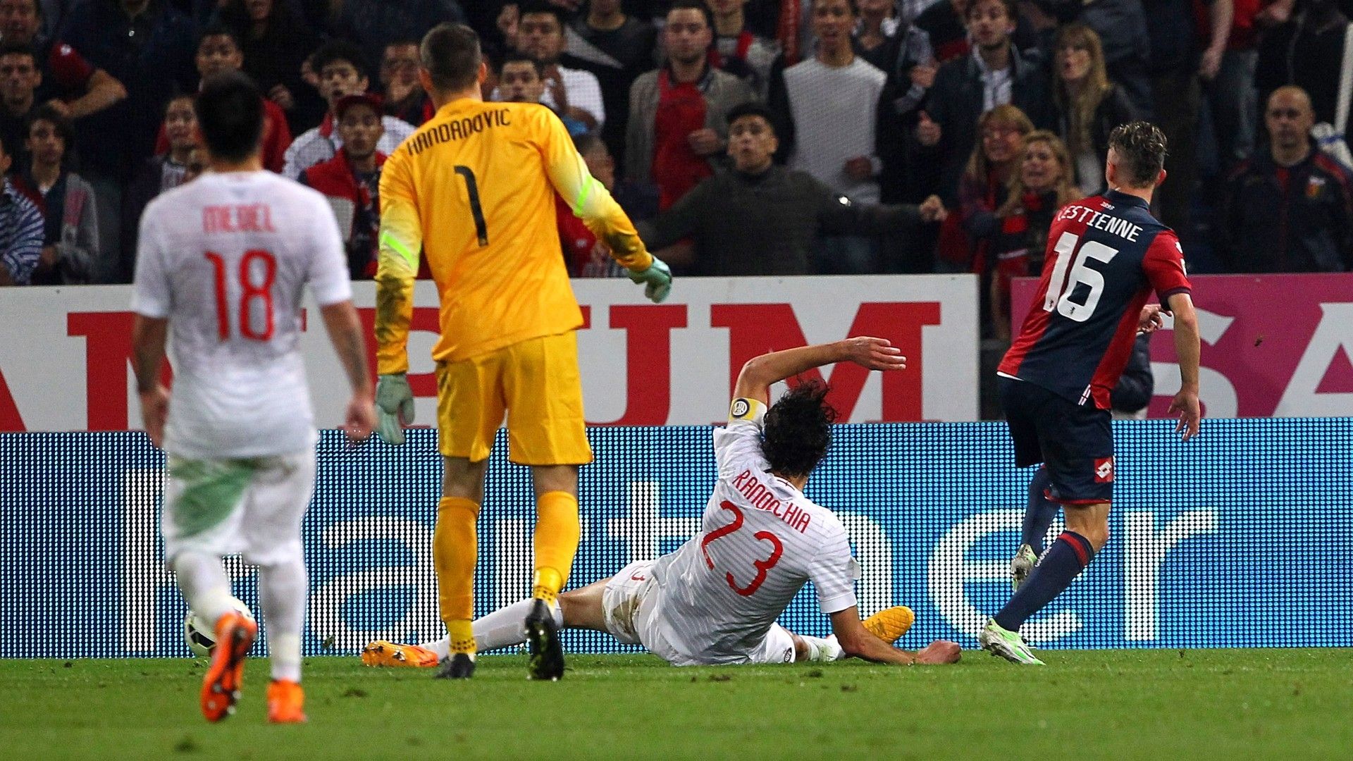 Lestienne Genoa-Inter 2015