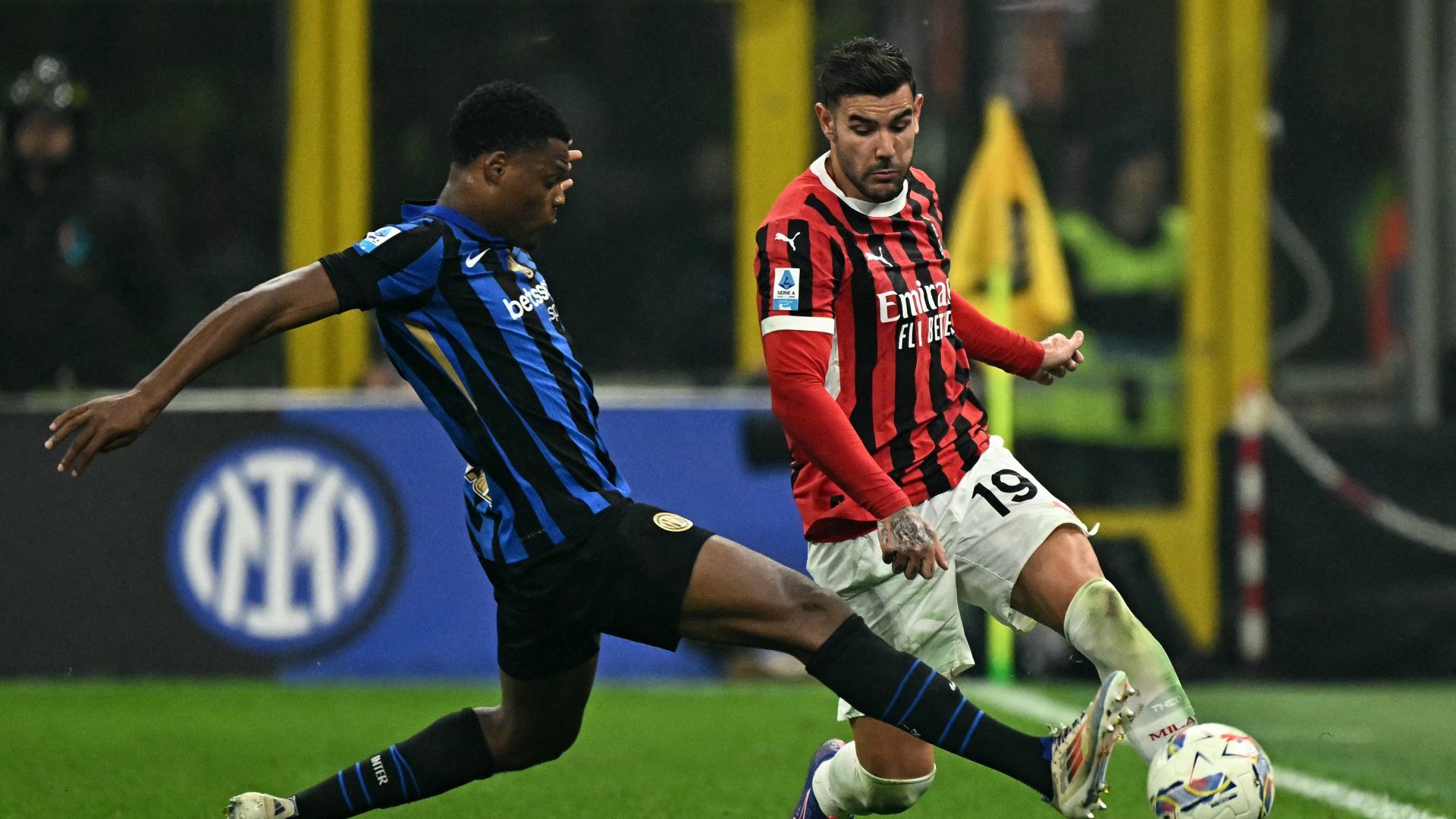 Denzel Dumfries Theo Hernandez Inter Milan