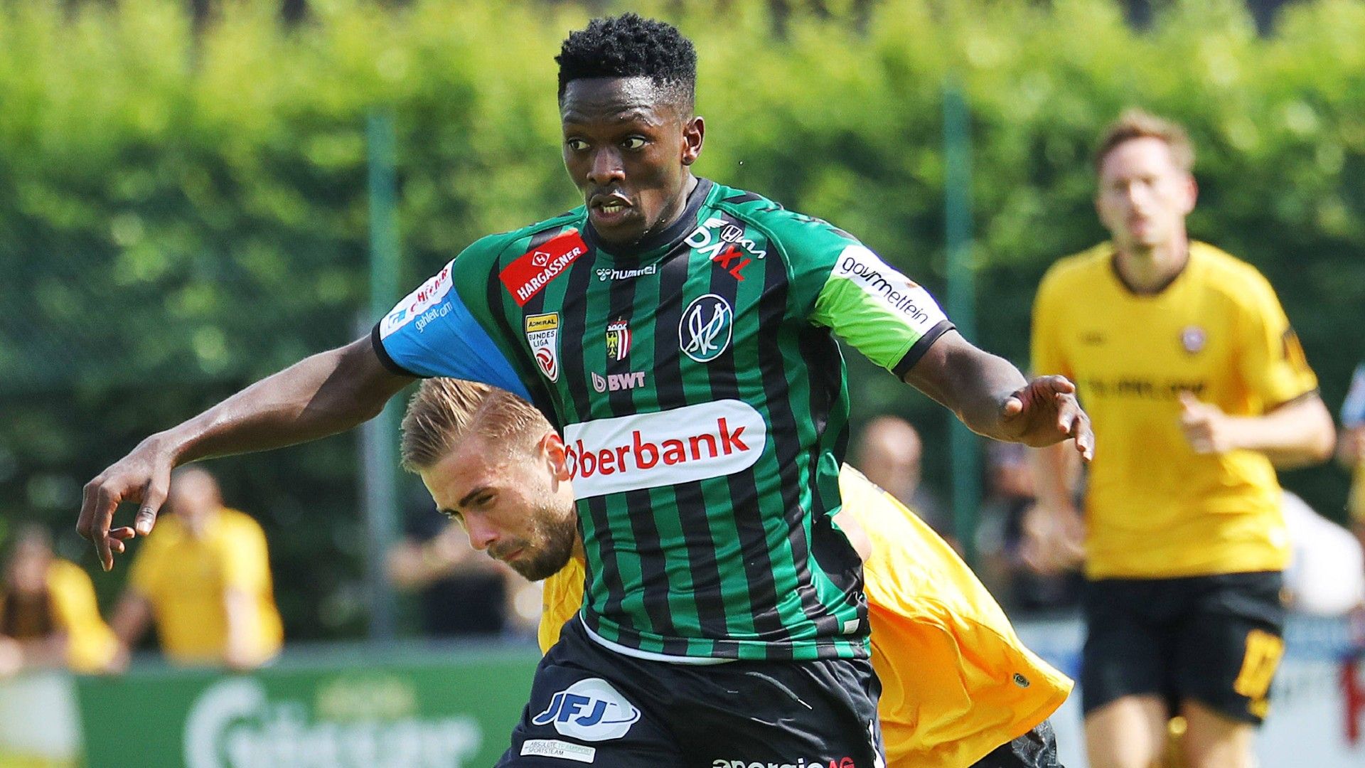 Image shows Kingston Mutandwa (Ried) and David Kubatta (Dresden)