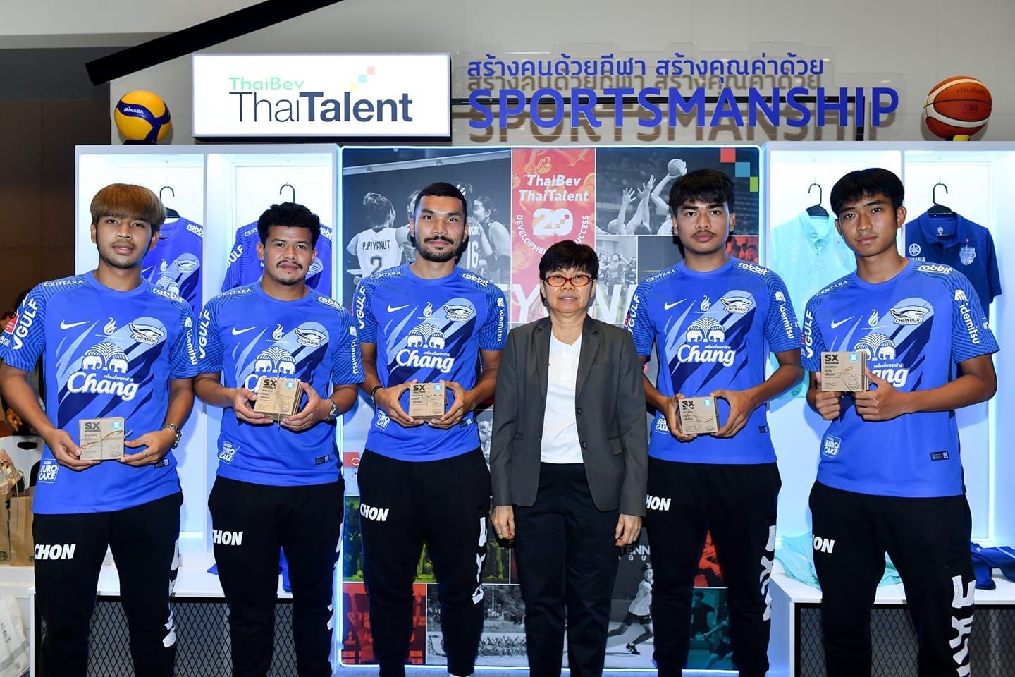 เสวนาพัฒนาเยาวชนสู่แข้งอาชีพ