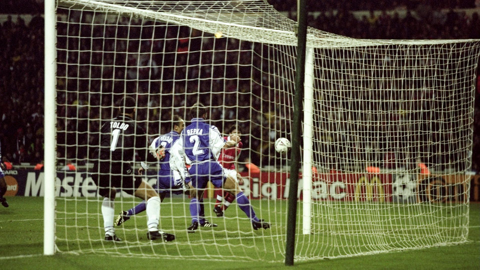Arsenal Fiorentina Champions League 1999