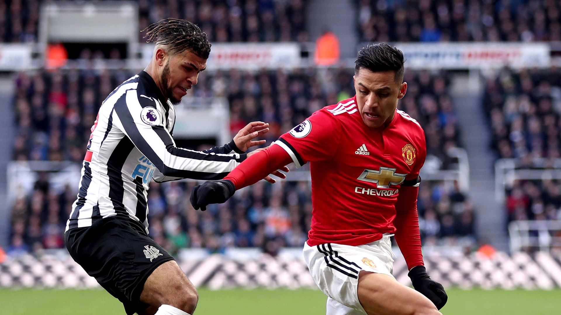 DeAndre Yedlin Alexis Sanchez Newcastle Manchester United Premier League