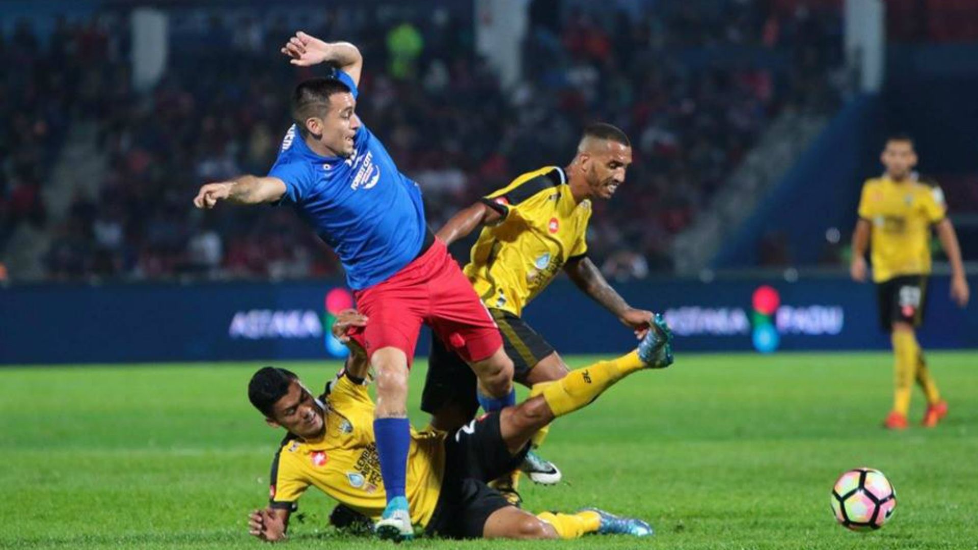 Gabriel Guerra, Johor Darul Ta'zim, Perak, Super League, 26/07/2017