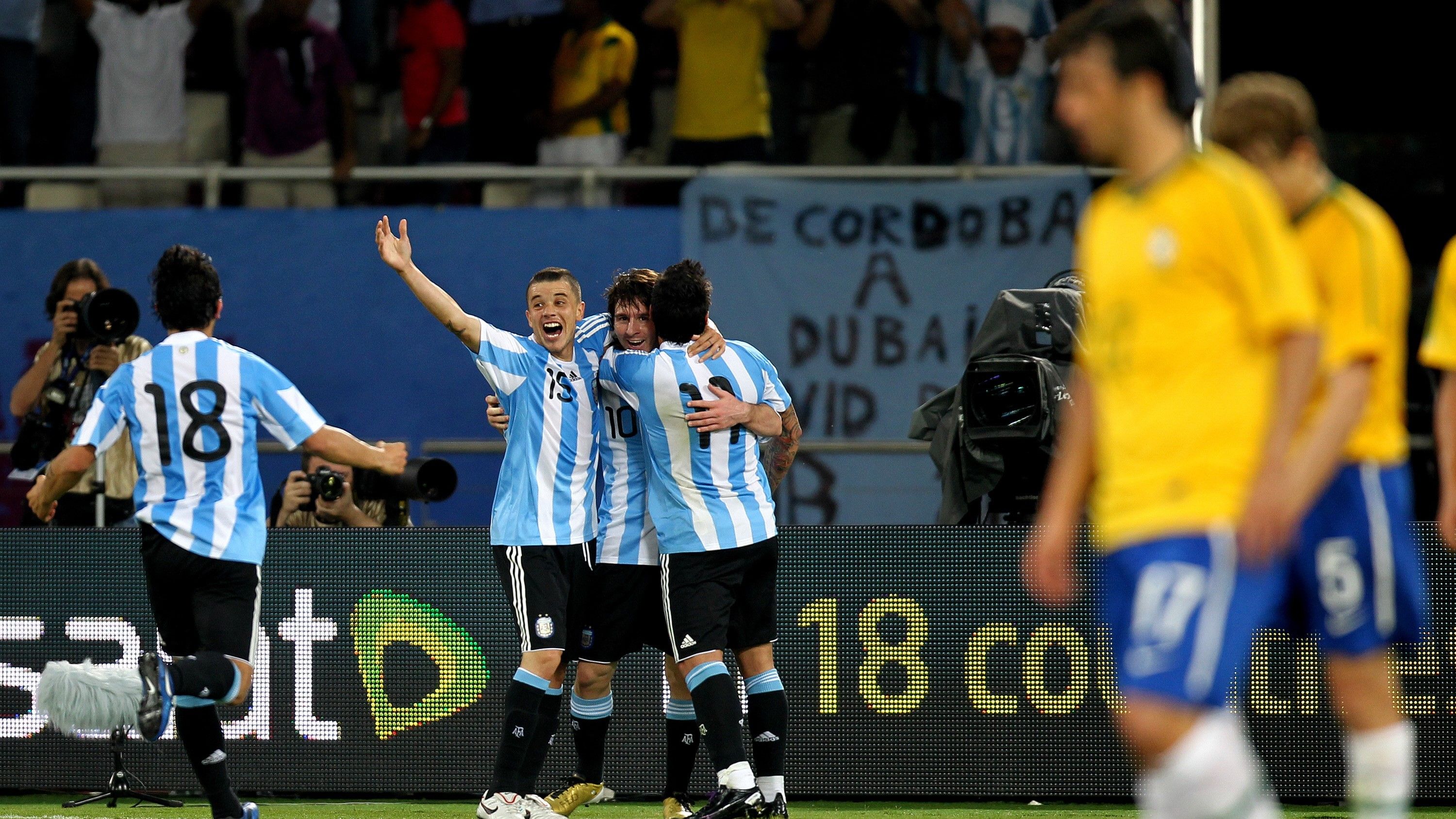 Messi Brasil Argentina 2010