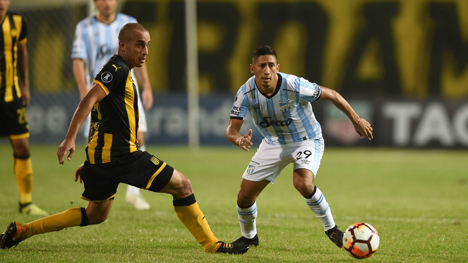 Rodrigo Aliendro Guillermo Varela Peñarol Atletico Tucuman Copa Libertadores 2018