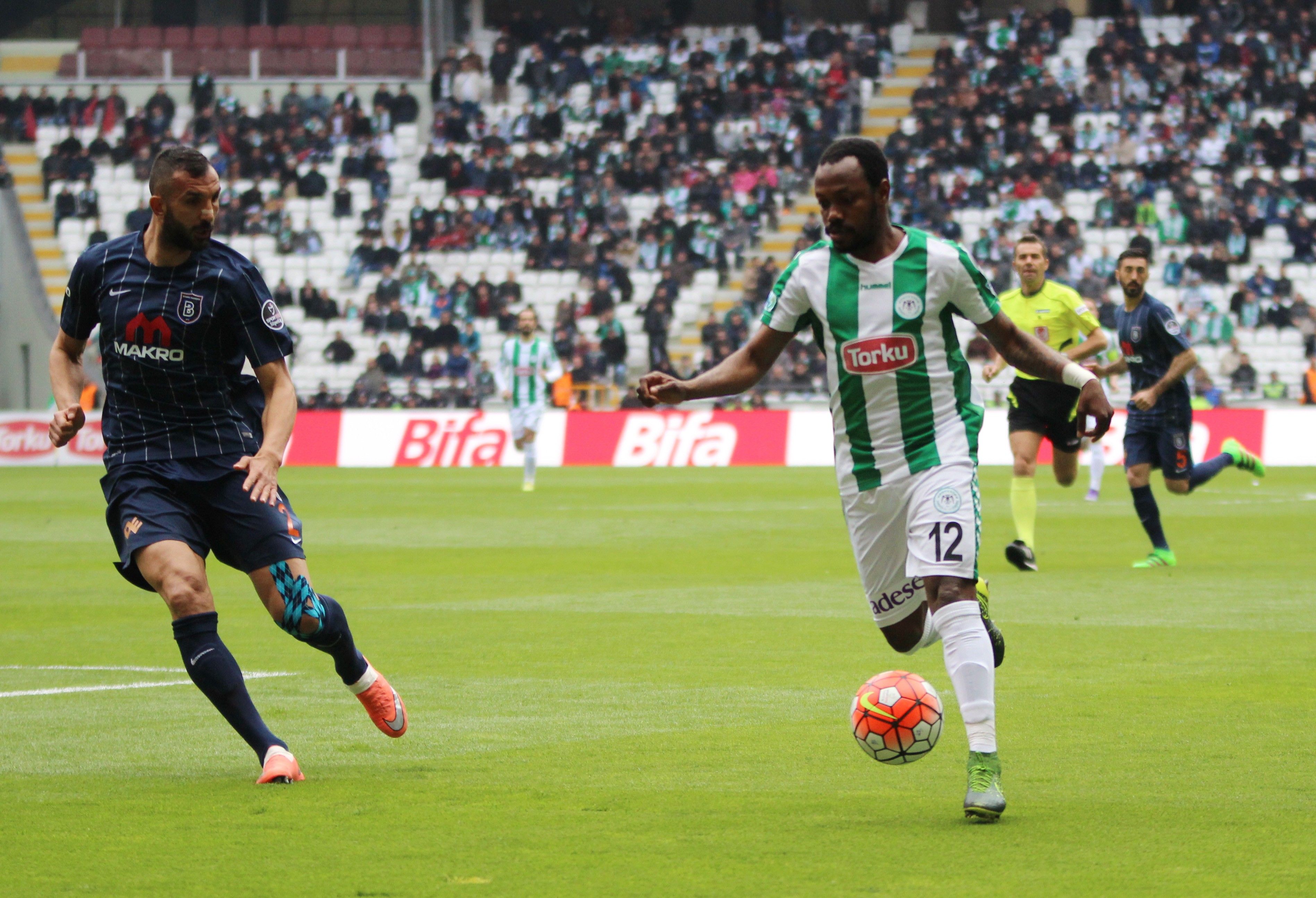 Yalcin Ayhan Abdou Razak Traore Torku Konyaspor Basaksehir STSL 03202016