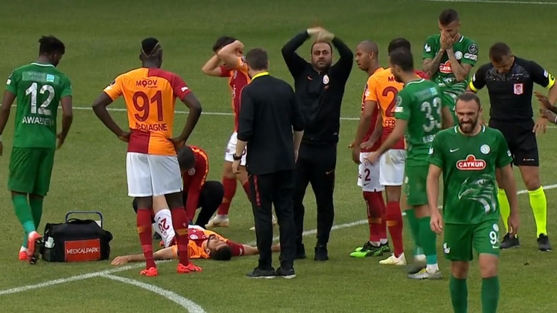 Emre Akbaba sakatlık SS