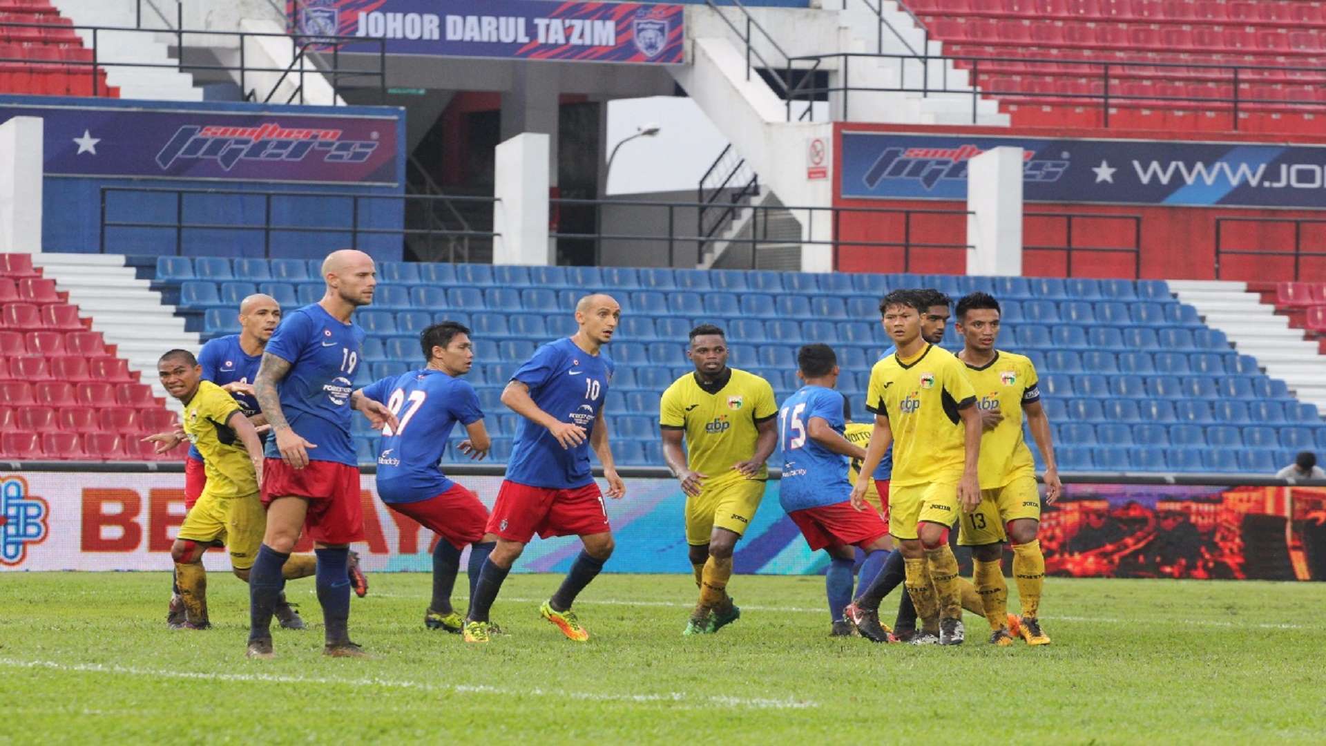 Uji coba Mitra Kukar lawan JDT