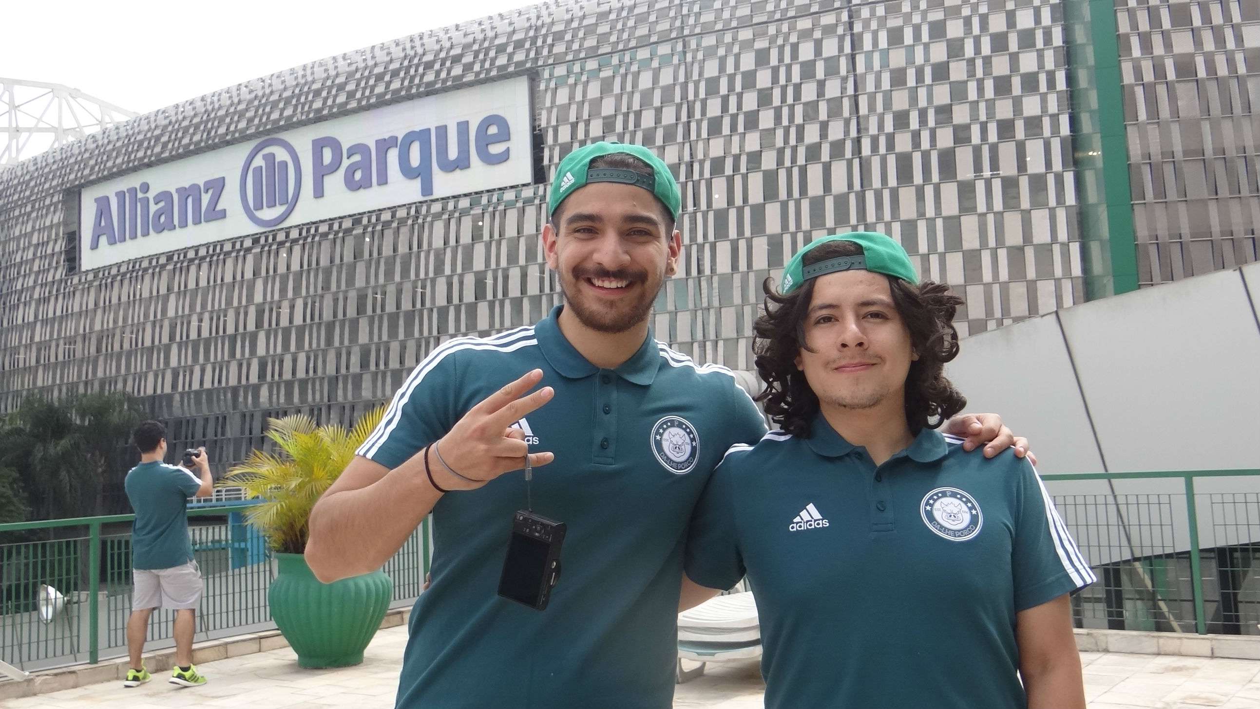 Mexicanos Joe Gomez e Paquito visitam o Allianz Parque
