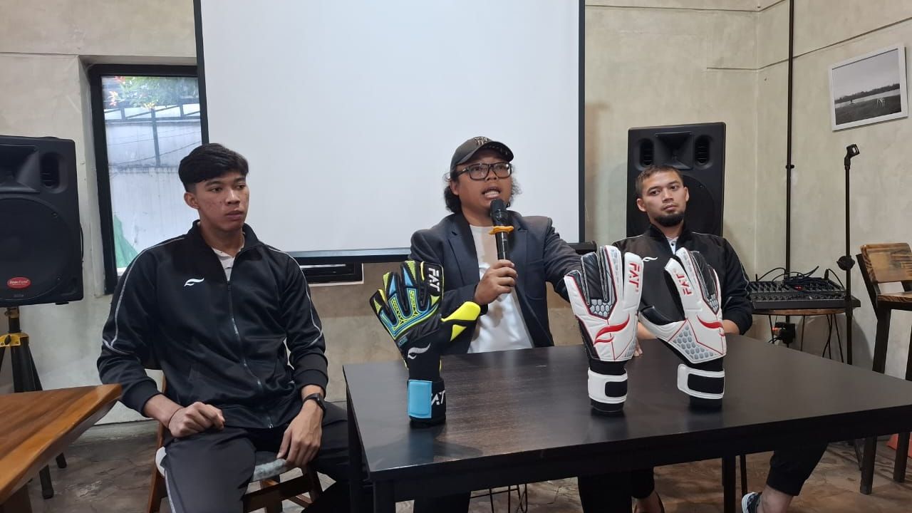 FAT - Sarung Tangan Kiper