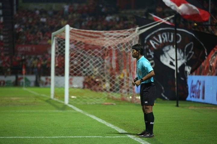 ผู้ตัดสินหลังประตู