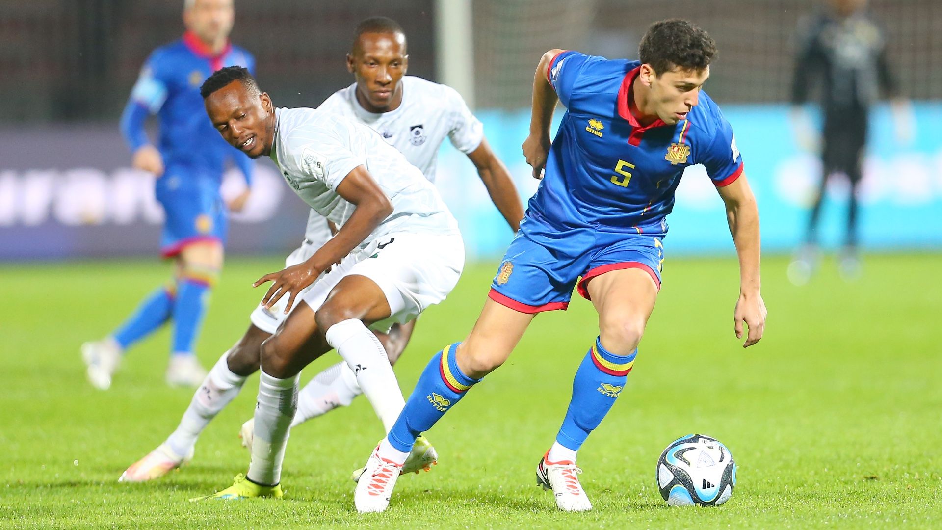 Patrick Maswanganyi of South Africa and Max Llovera of Andorra
