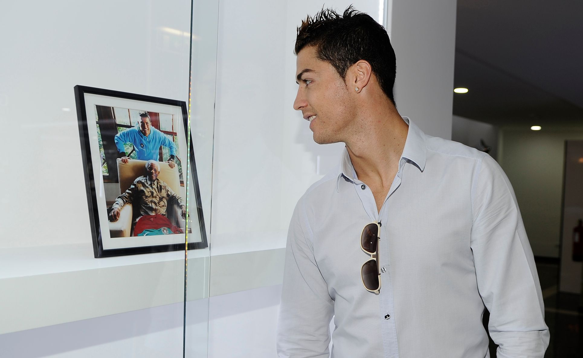 Cristiano Ronaldo remembers Mandela