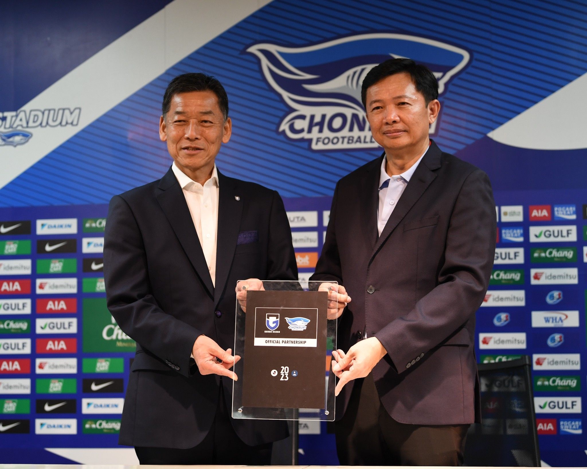 กัมบะ โอซาก้า - ชลบุรี เอฟซี