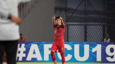 فرحة لاعب إندونيسيا بالتأهل