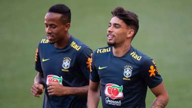 Eder Militao Lucas Paqueta Brasil treino 04092018 Nova Jersey