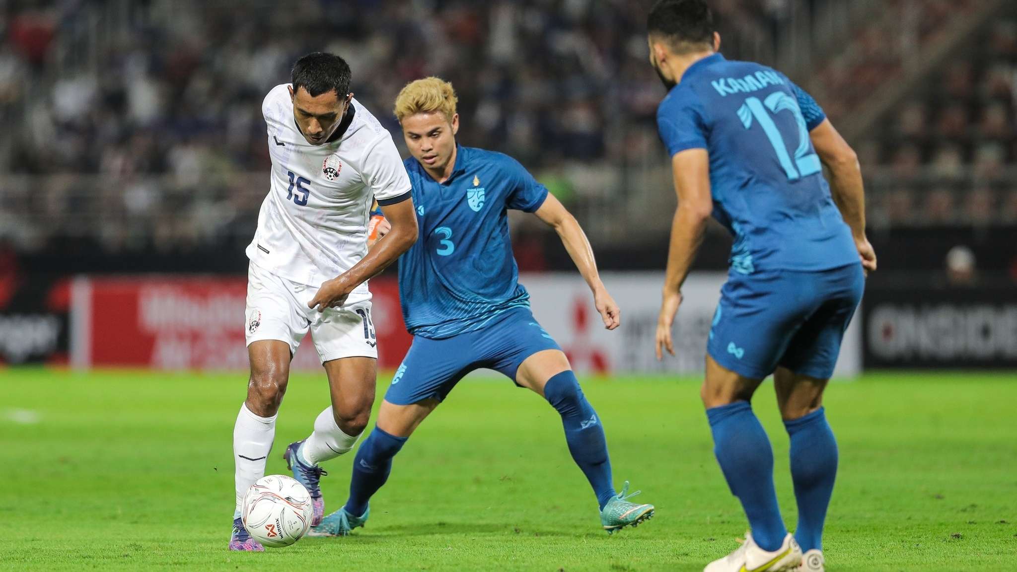 Thailand Cambodia Theerathon Bunmathan Reung Bunheing AFF Cup 2022