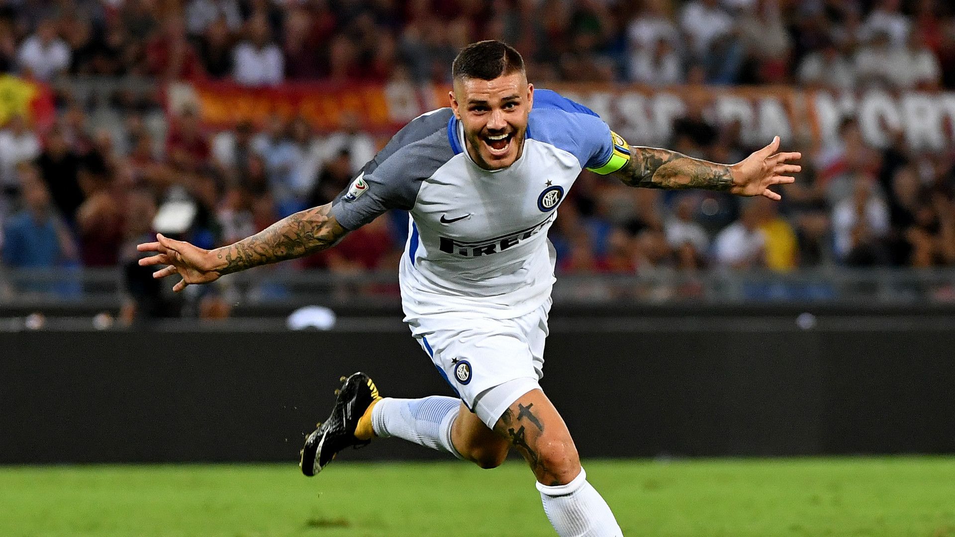 Mauro Icardi celebrates Roma Inter Serie A