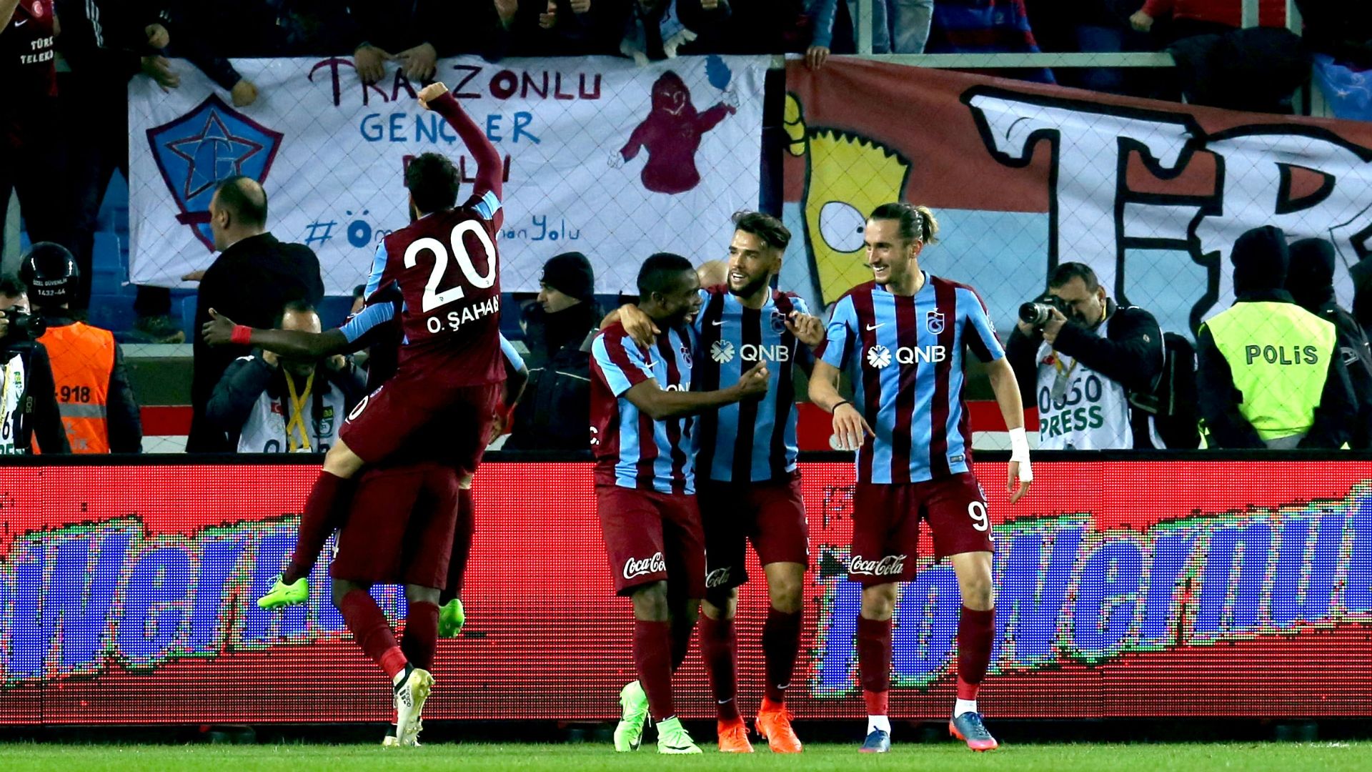 Trabzonspor celebration Galatasaray STSL 03182017