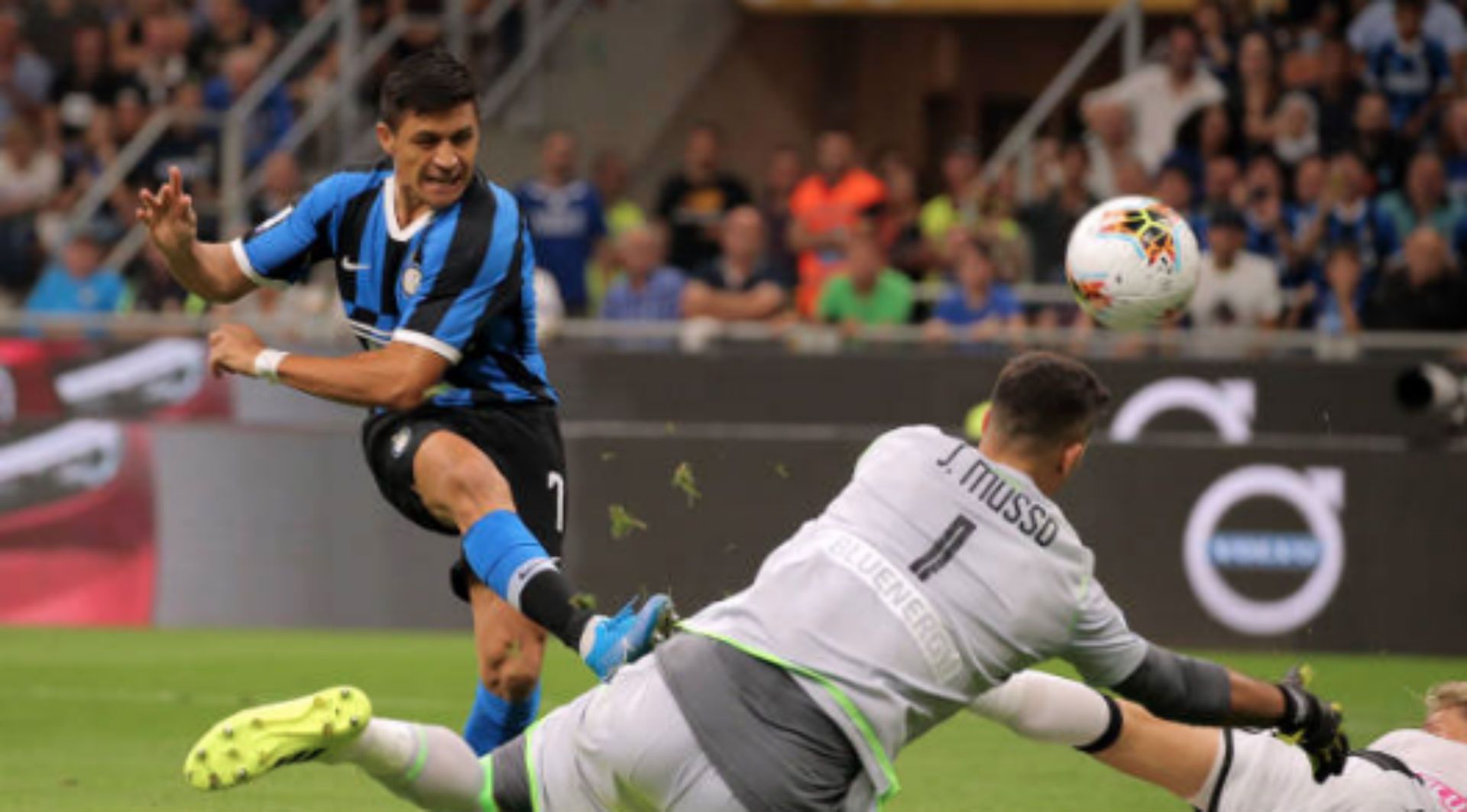 140919 Alexis Sánchez Inter Udinese Juan Musso