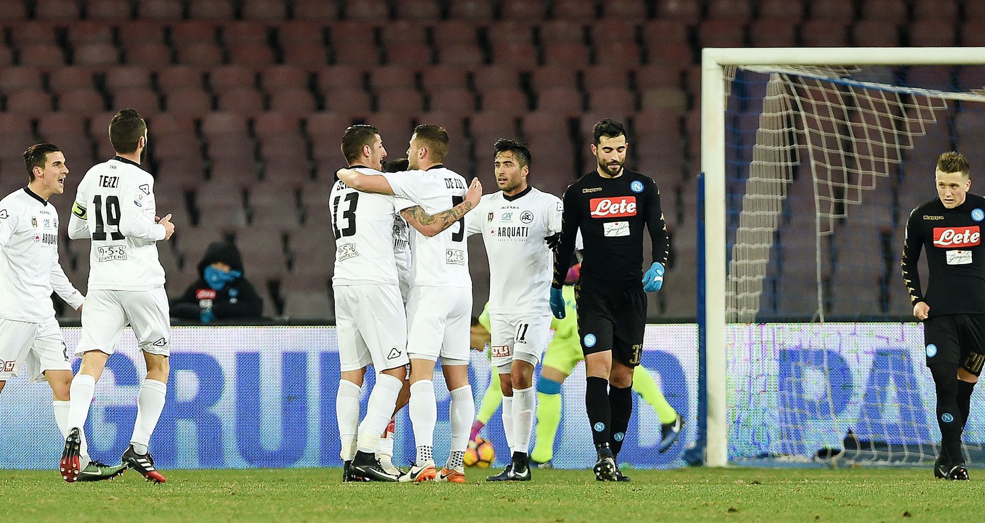Spezia players celebrating Napoli Spezia Coppa Italia