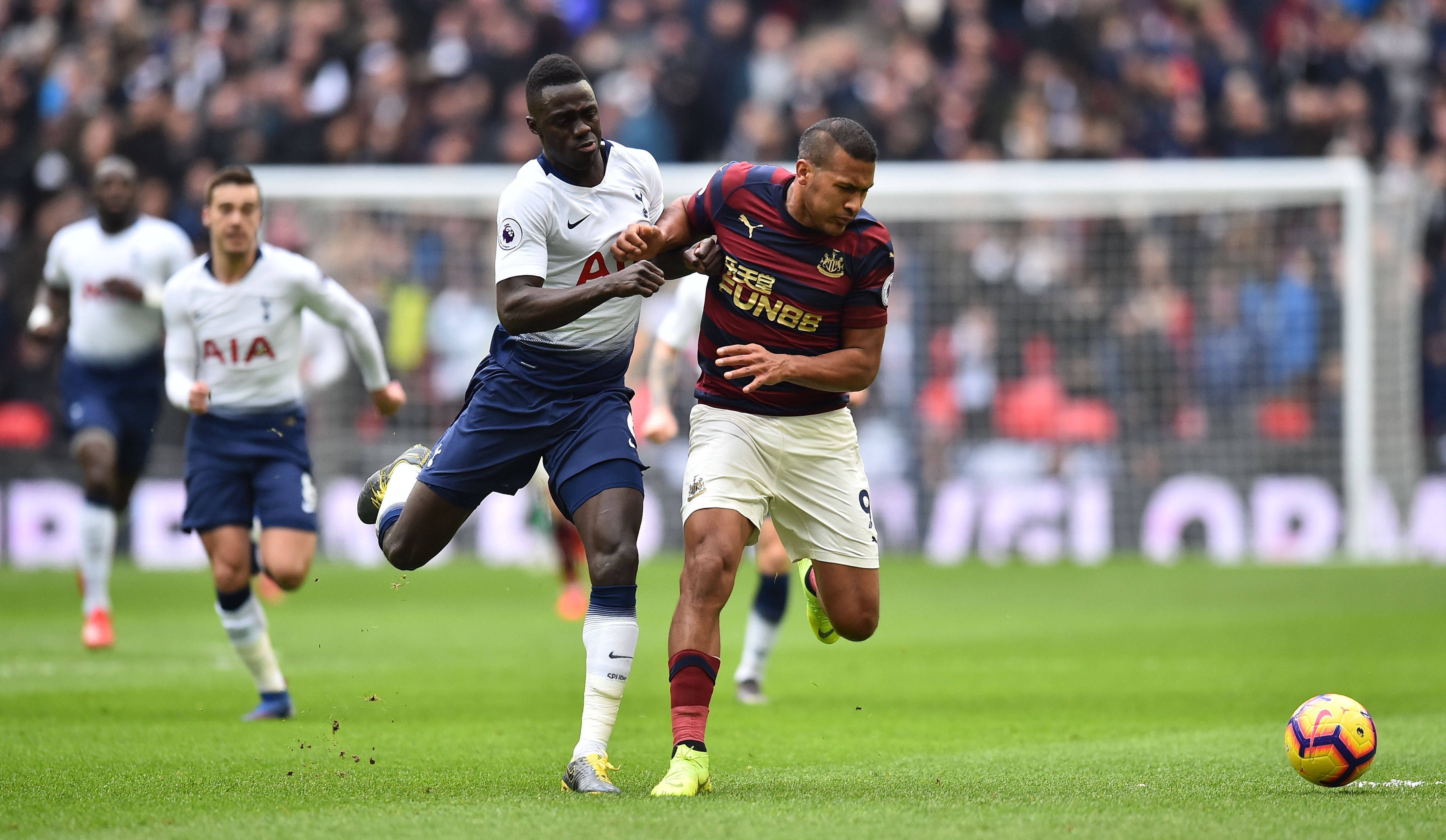 Davinson Sánchez & Salomón Rondón - Tottenham Hotspur v Newcastle United : 2019